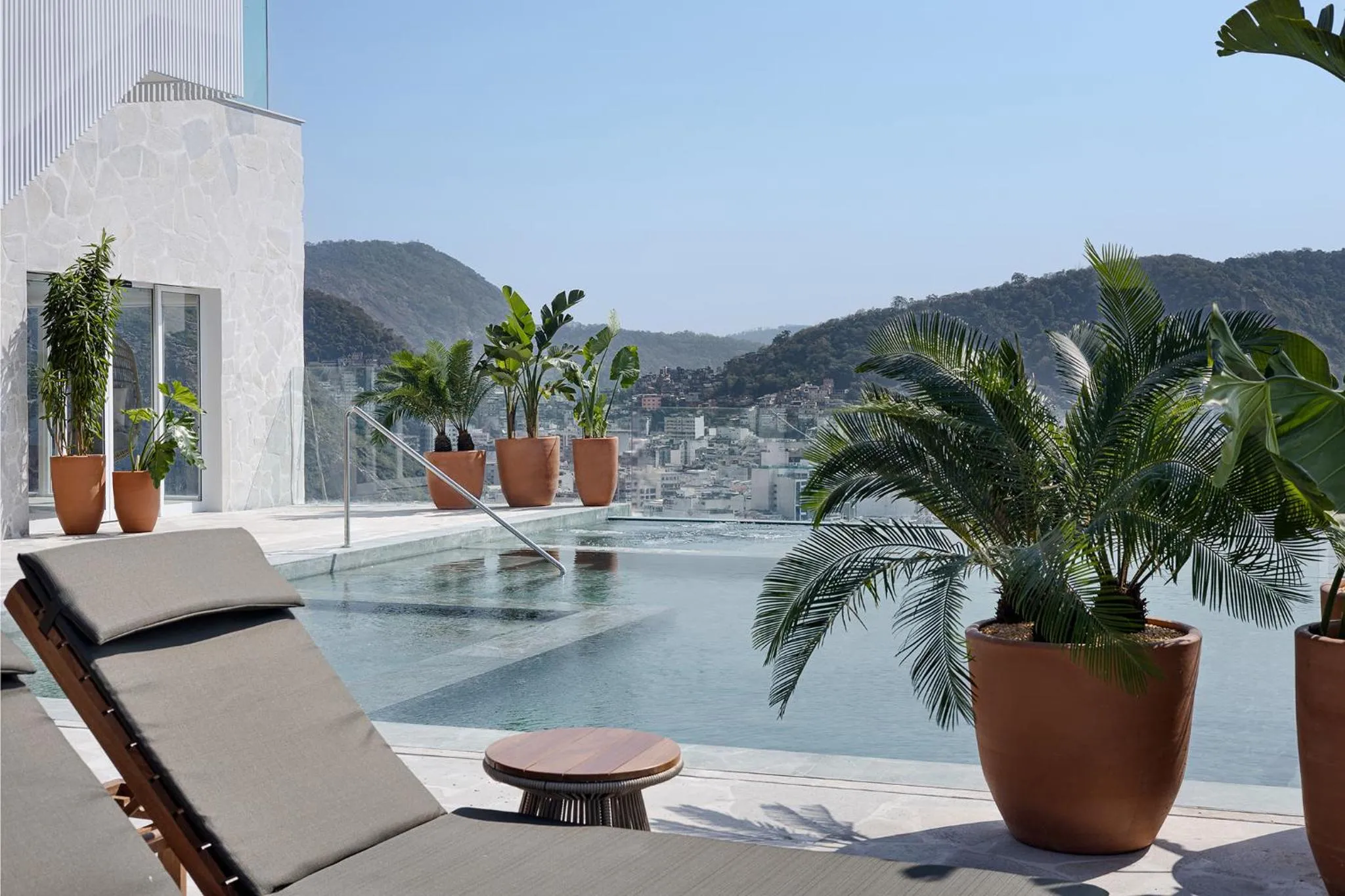 Swimming pool in Rio Othon Palace