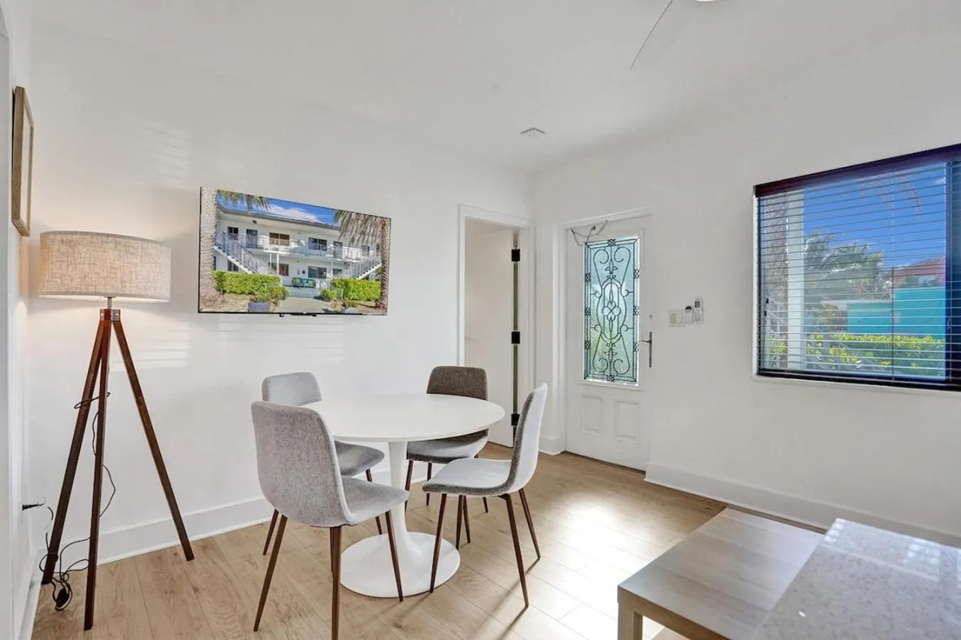 Waves On Walnut - Beach Access