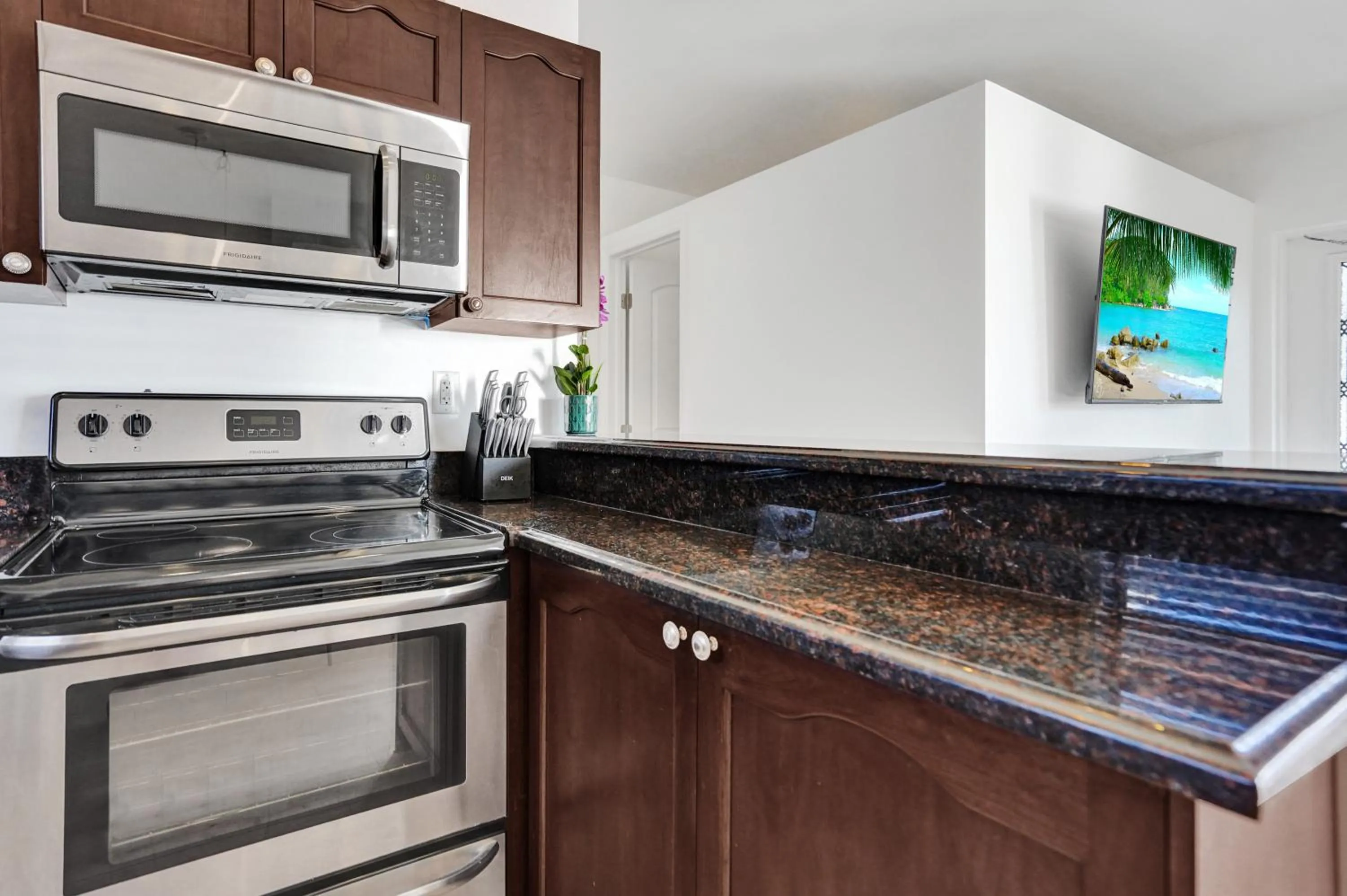 Waves On Walnut - Beach Access