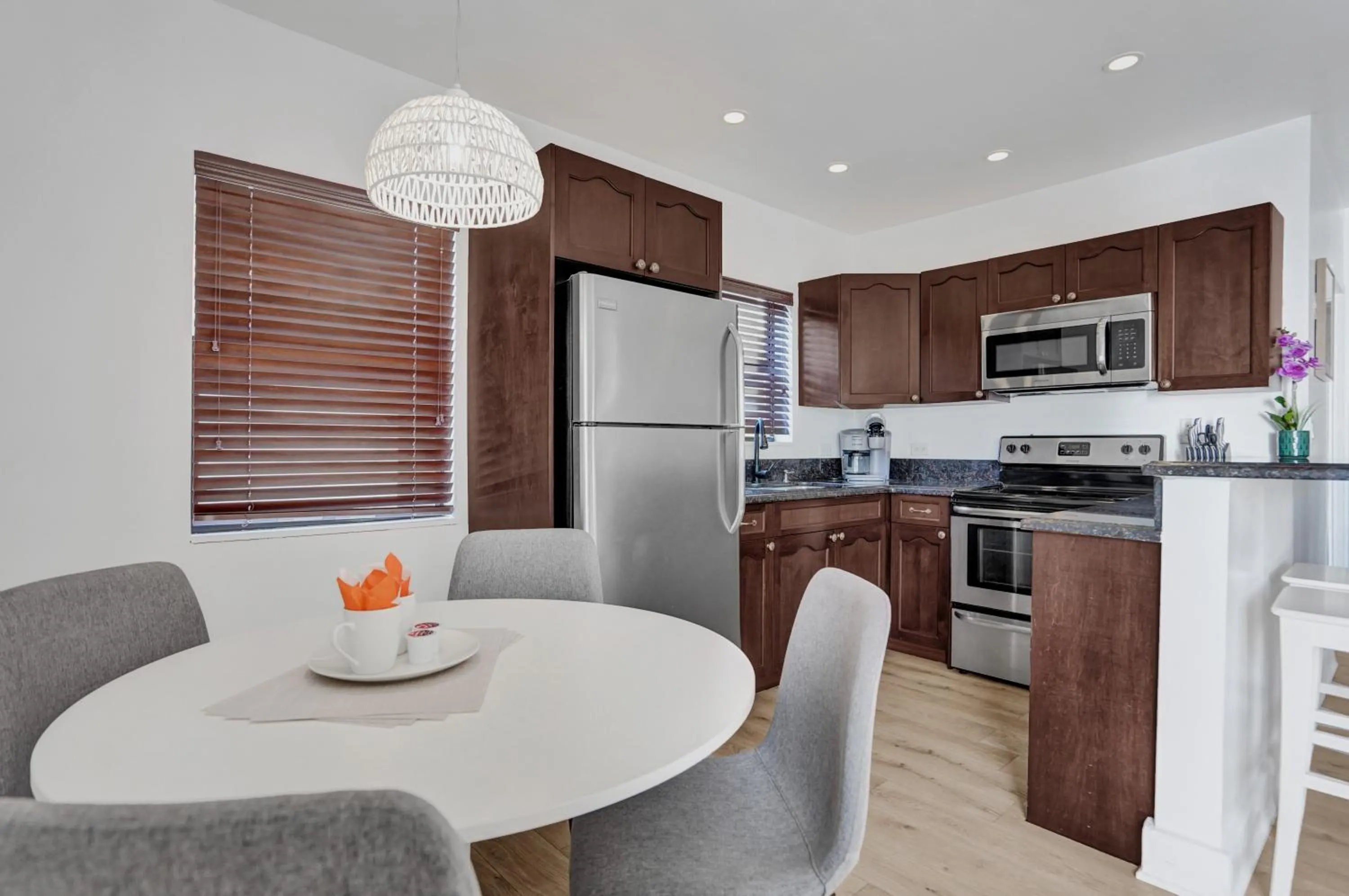 Waves On Walnut - Beach Access