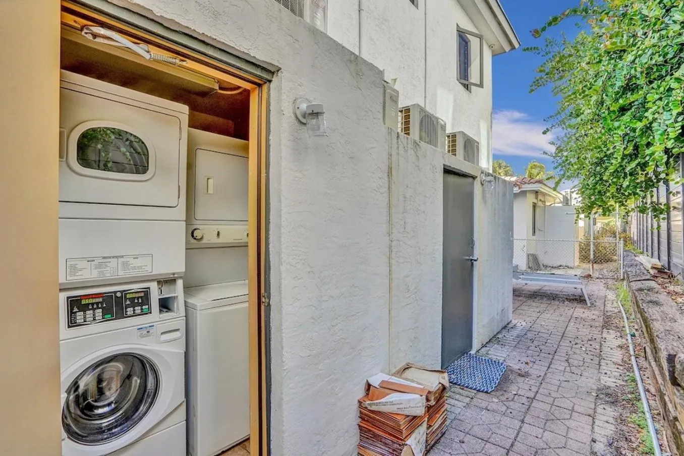 Waves On Walnut - Beach Access