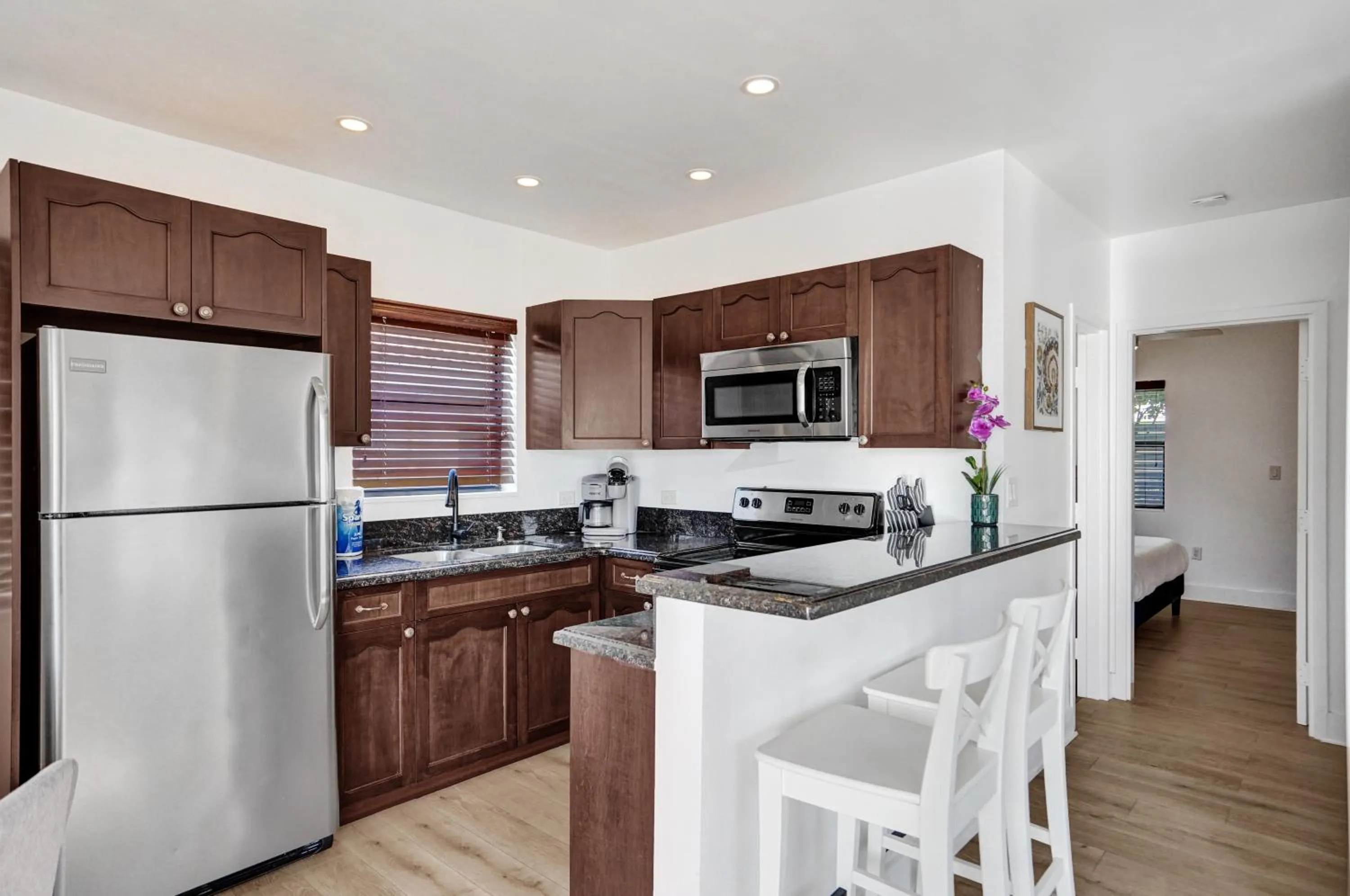 Waves On Walnut - Beach Access