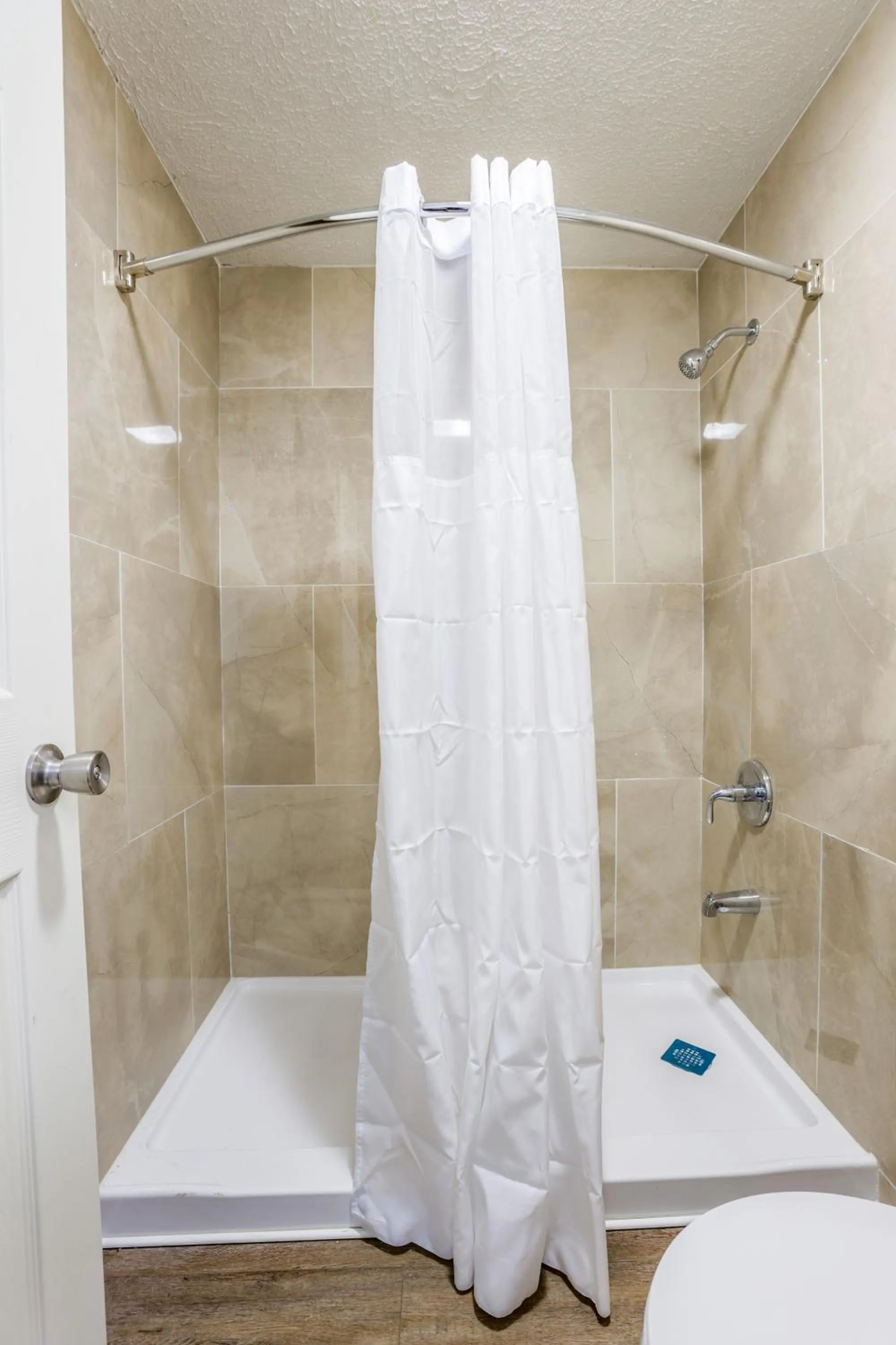 Bathroom in Cozy Garden Inn By OYO Hwy 40 Richmond