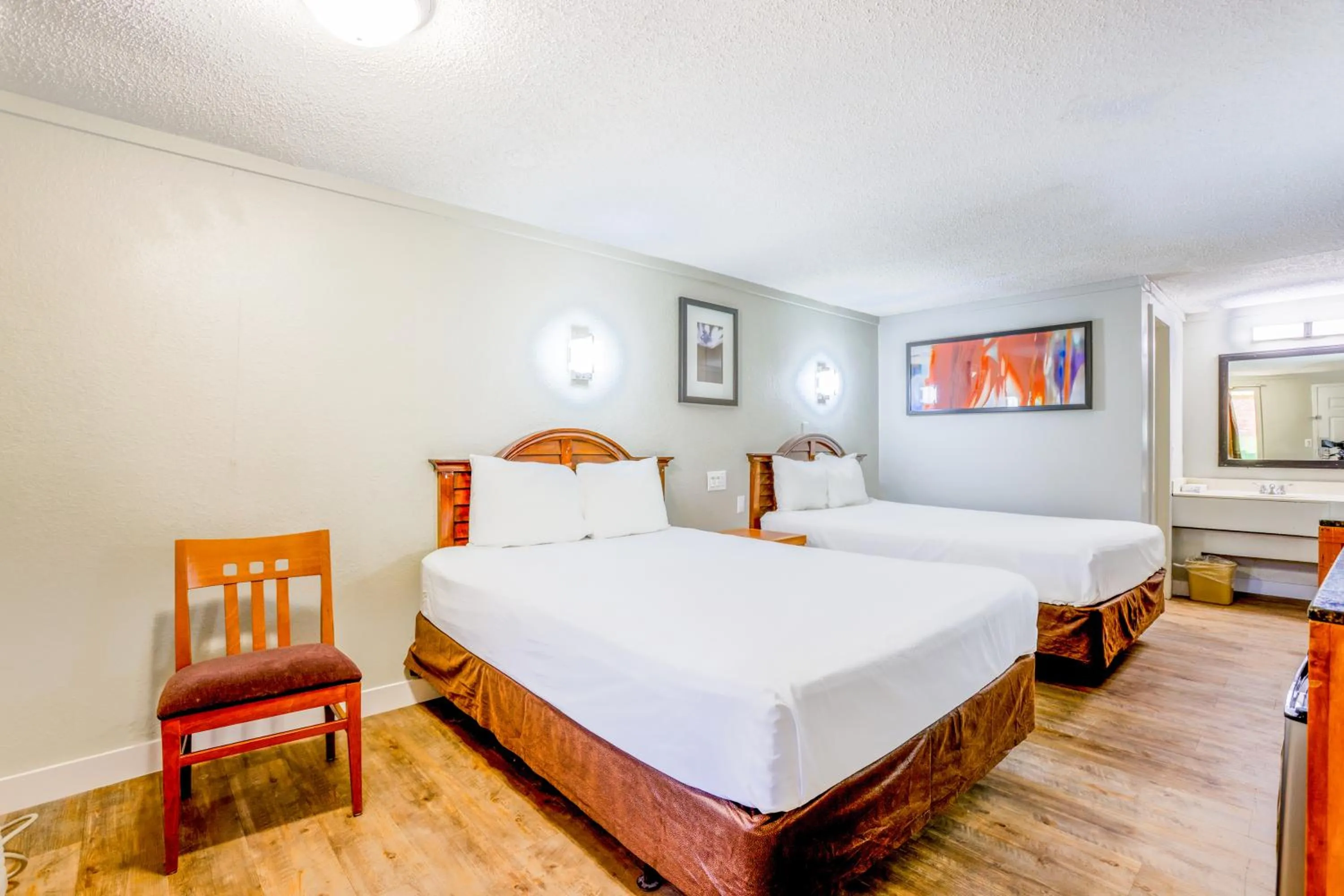 Bedroom, Bed in Cozy Garden Inn By OYO Hwy 40 Richmond