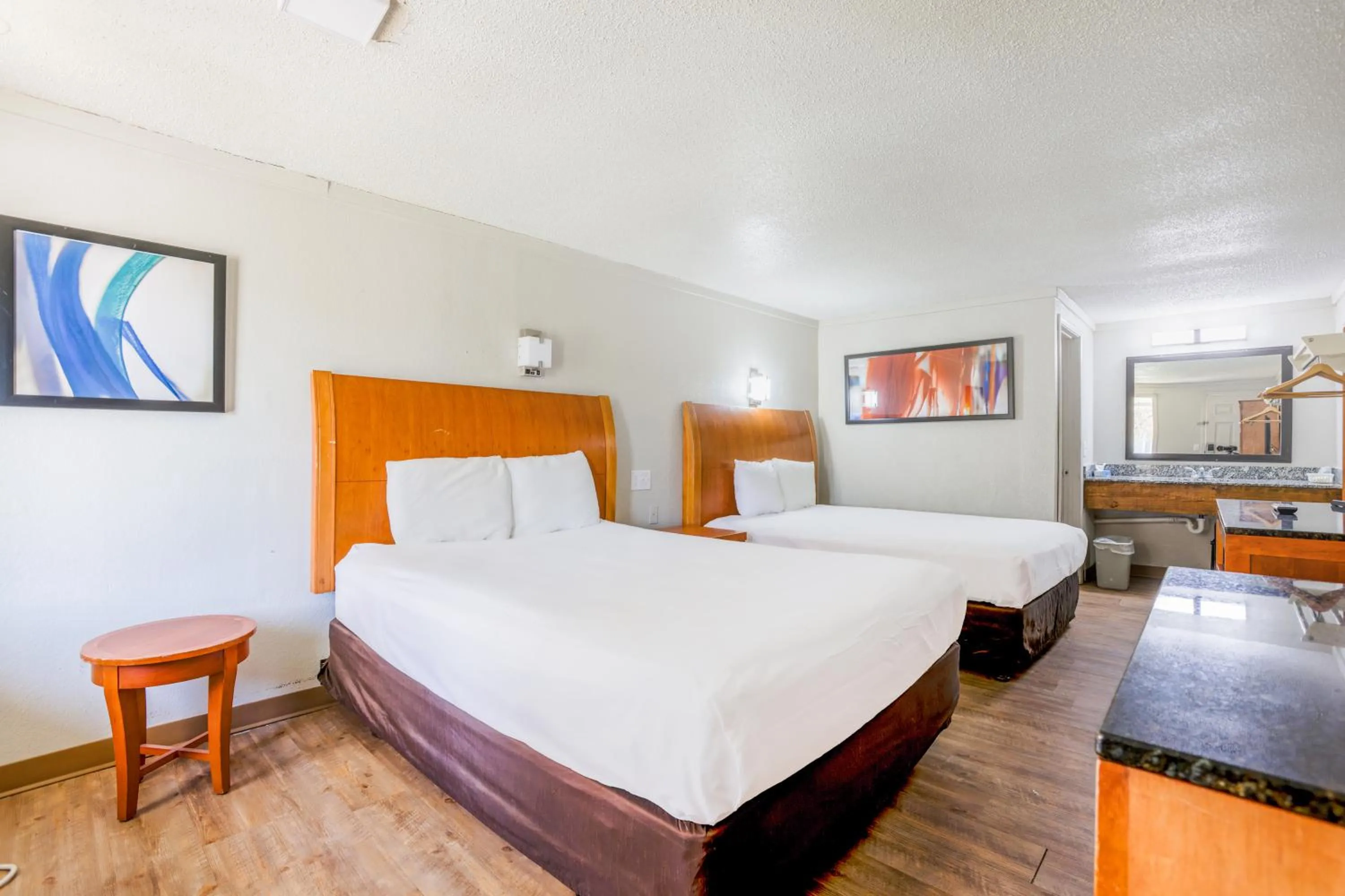 Bedroom, Bed in Cozy Garden Inn By OYO Hwy 40 Richmond