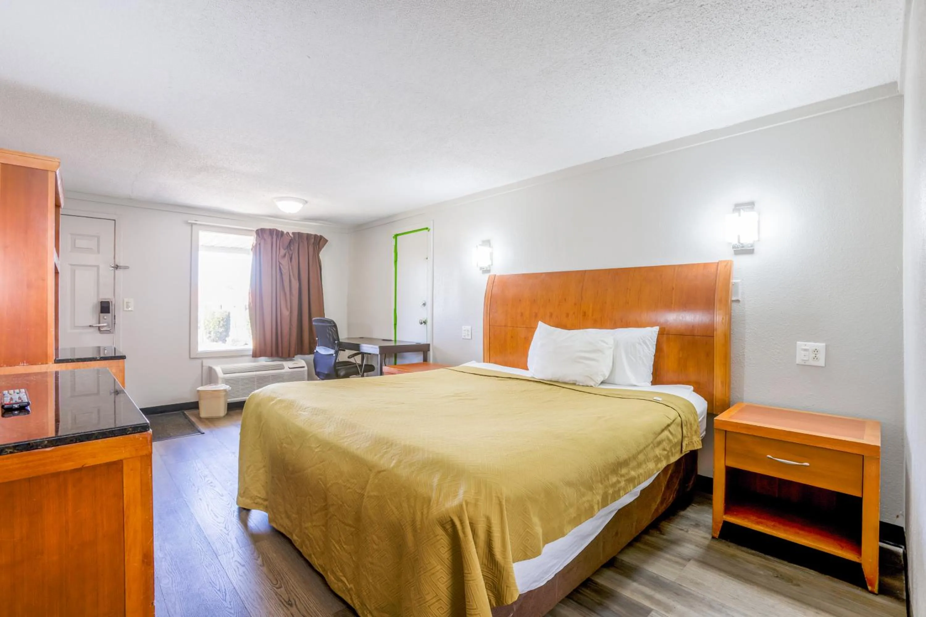 Bedroom, Bed in Cozy Garden Inn By OYO Hwy 40 Richmond