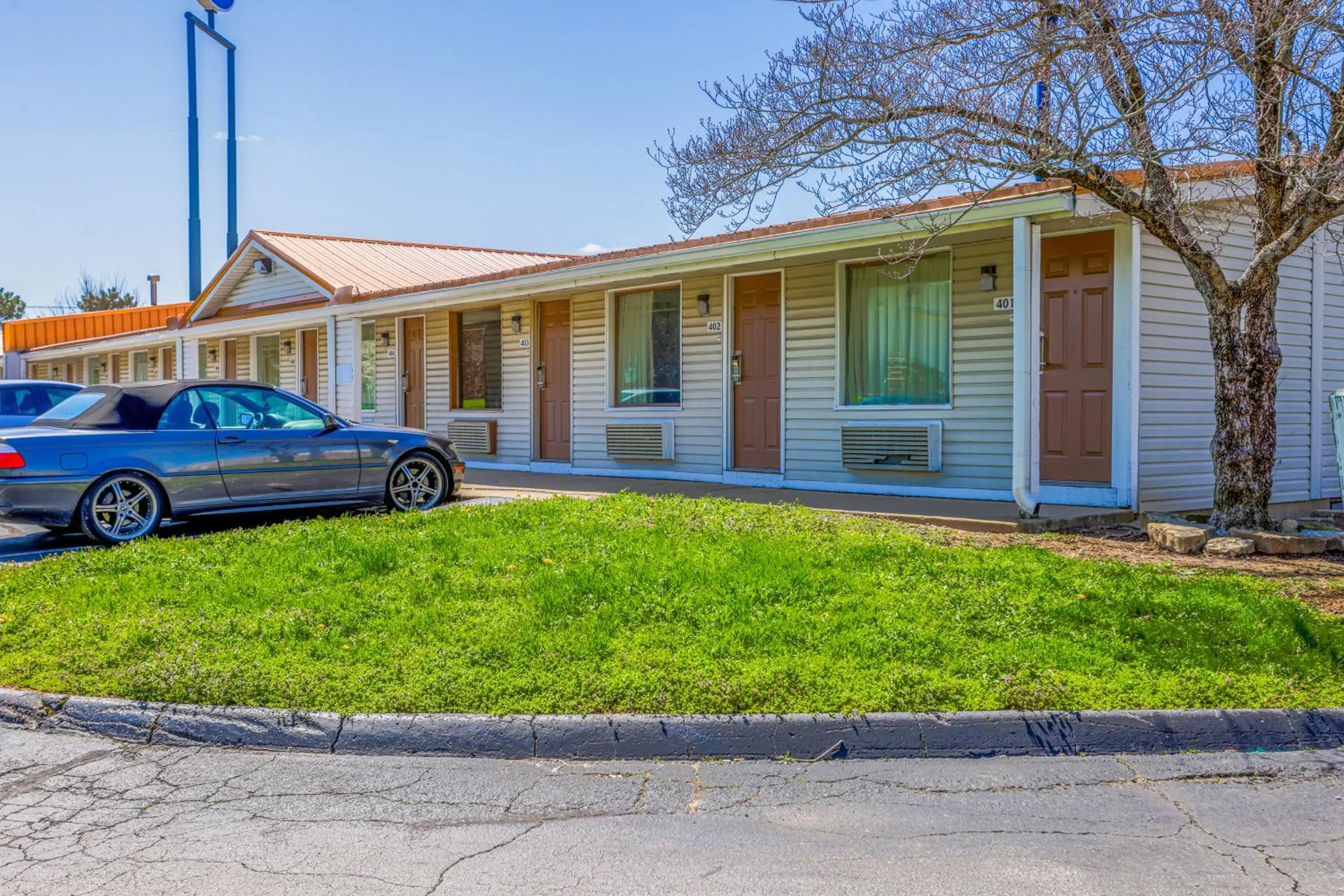 Facade/entrance in Cozy Garden Inn By OYO Hwy 40 Richmond