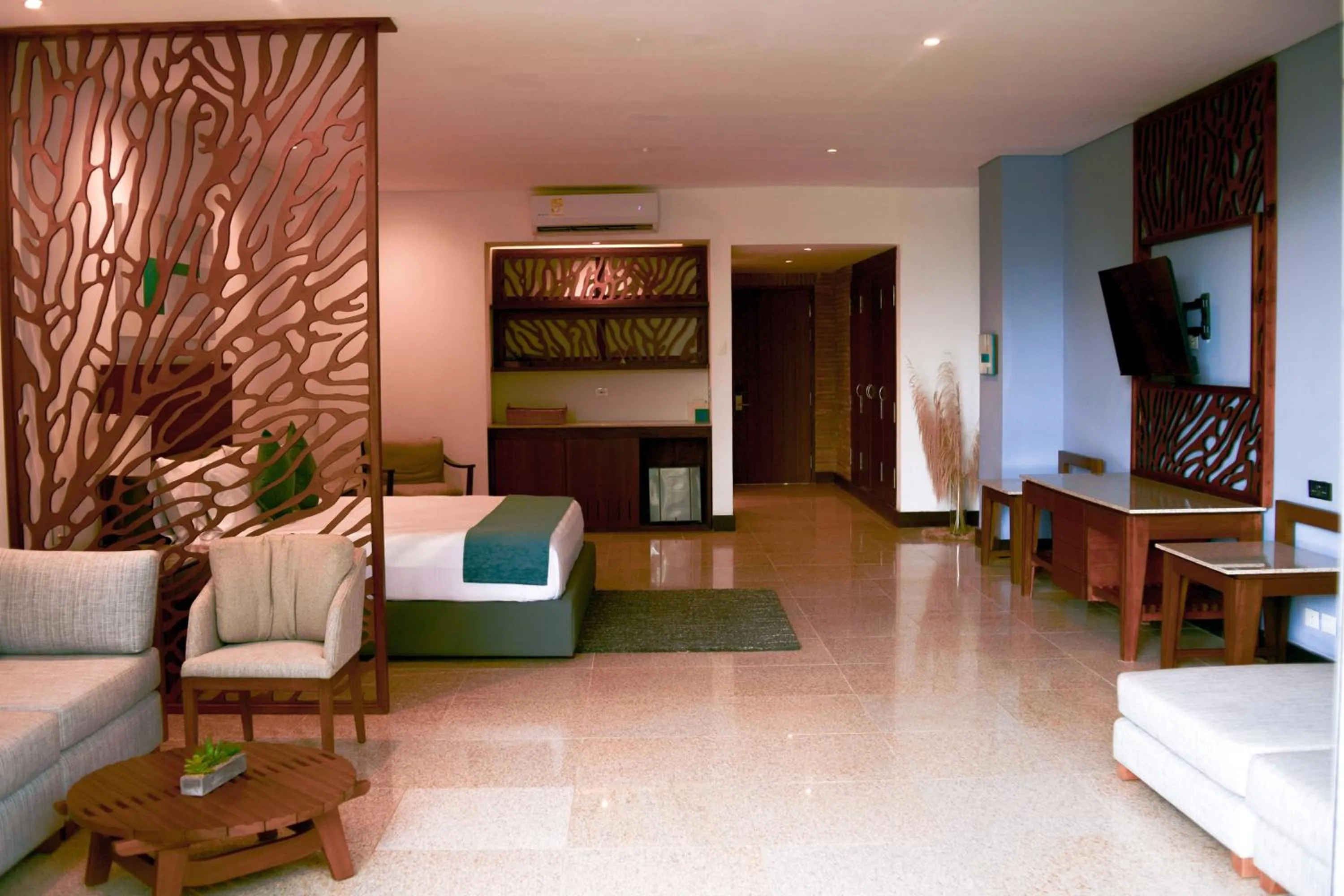 TV and multimedia in Castillete Hotel & Beach Club