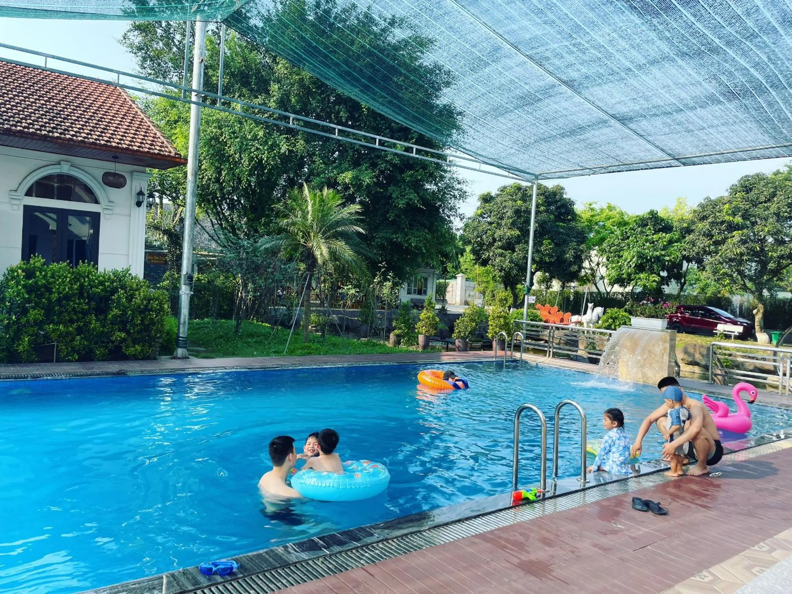 Swimming pool in Hoa Lu Garden Resort