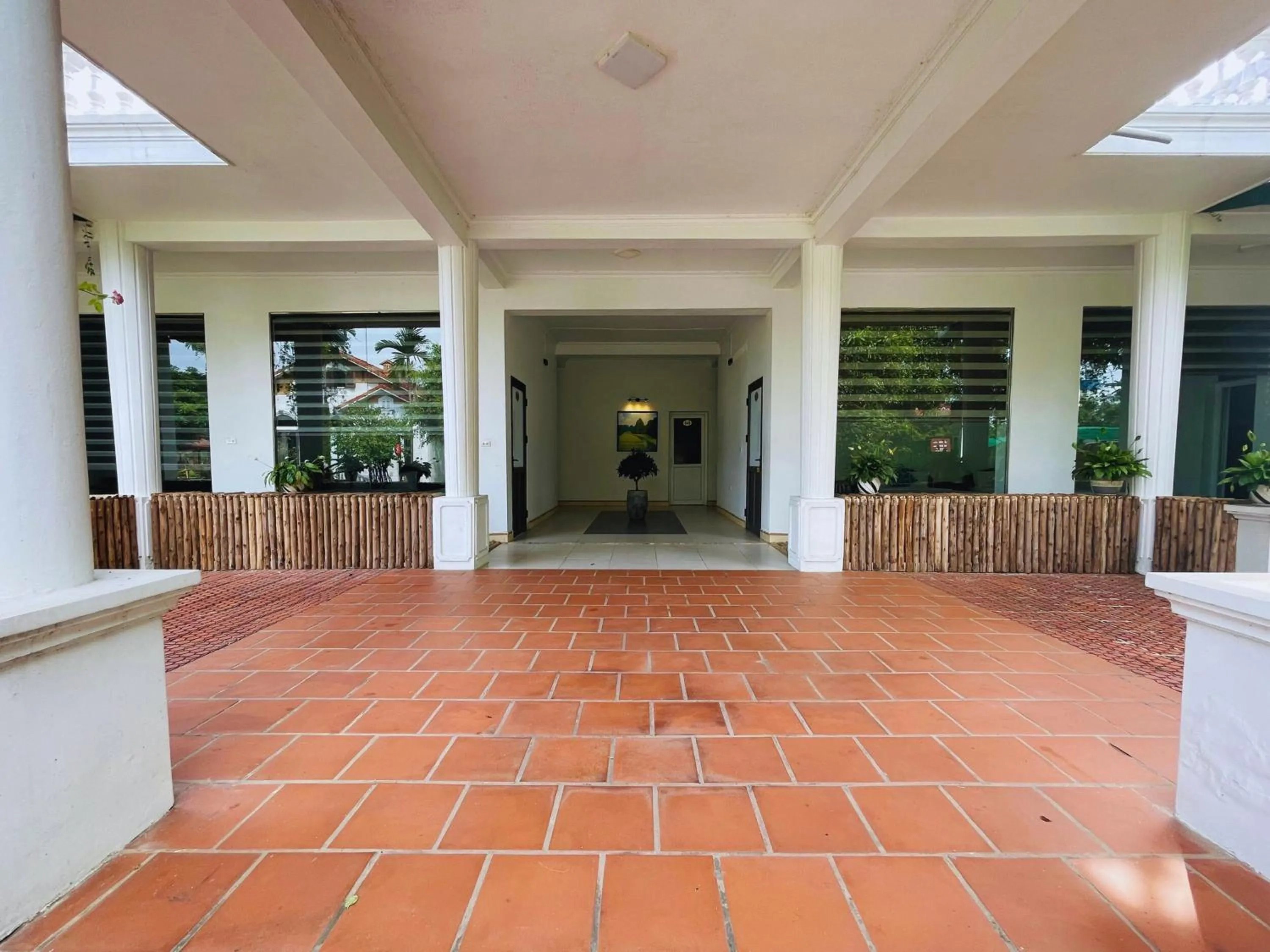 Family in Hoa Lu Garden Resort