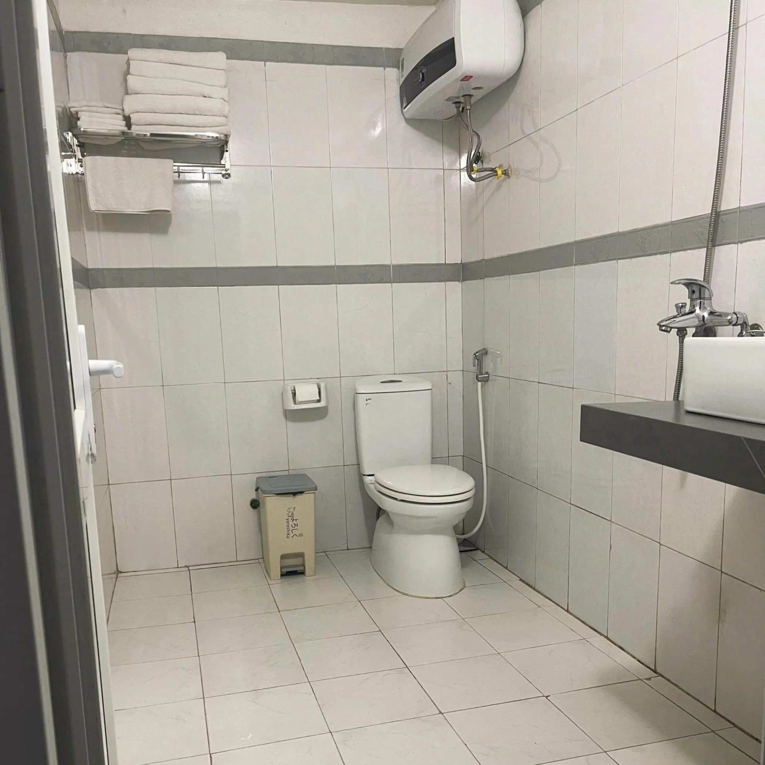 Shower in Hoa Lu Garden Resort