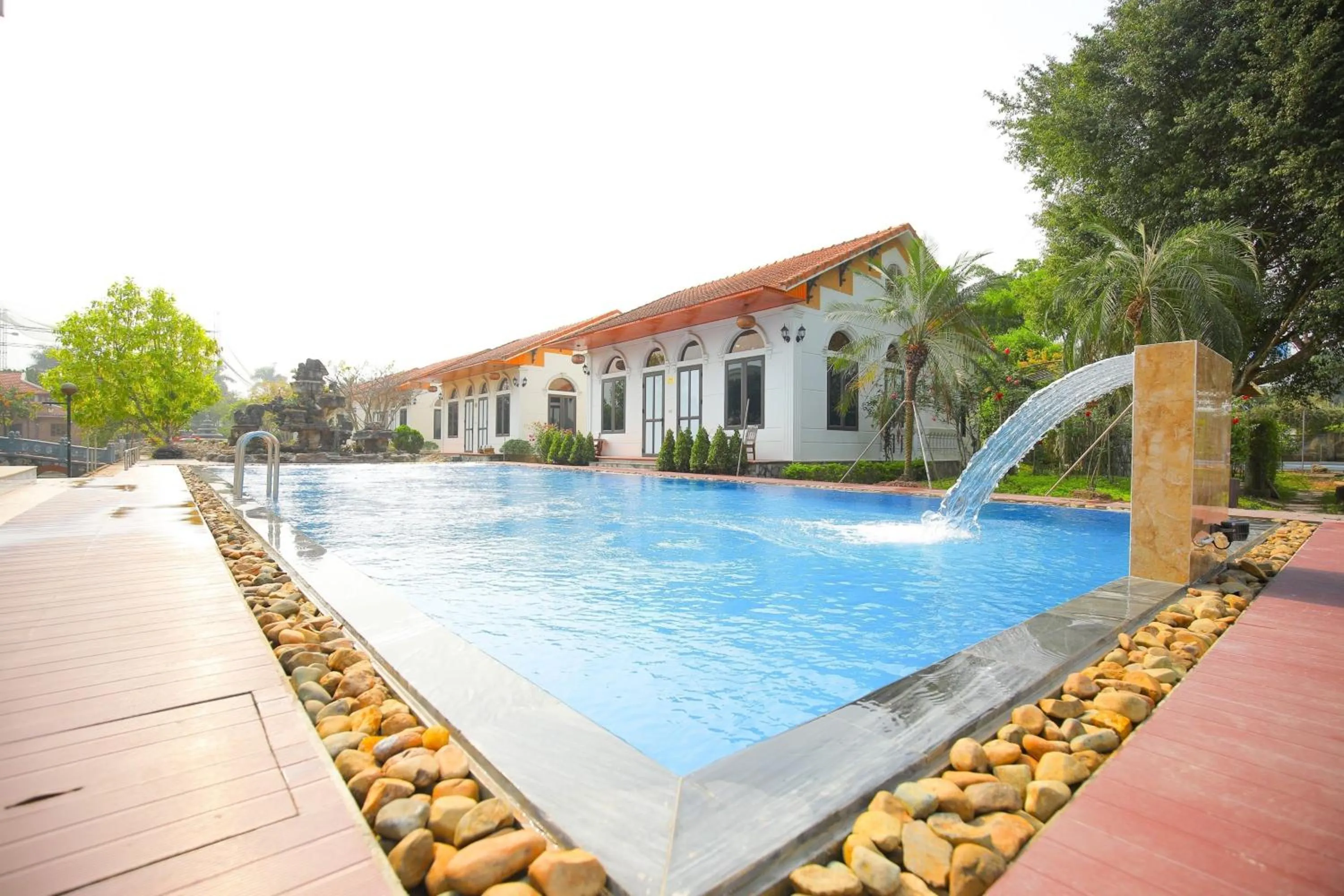 Swimming pool in Hoa Lu Garden Resort