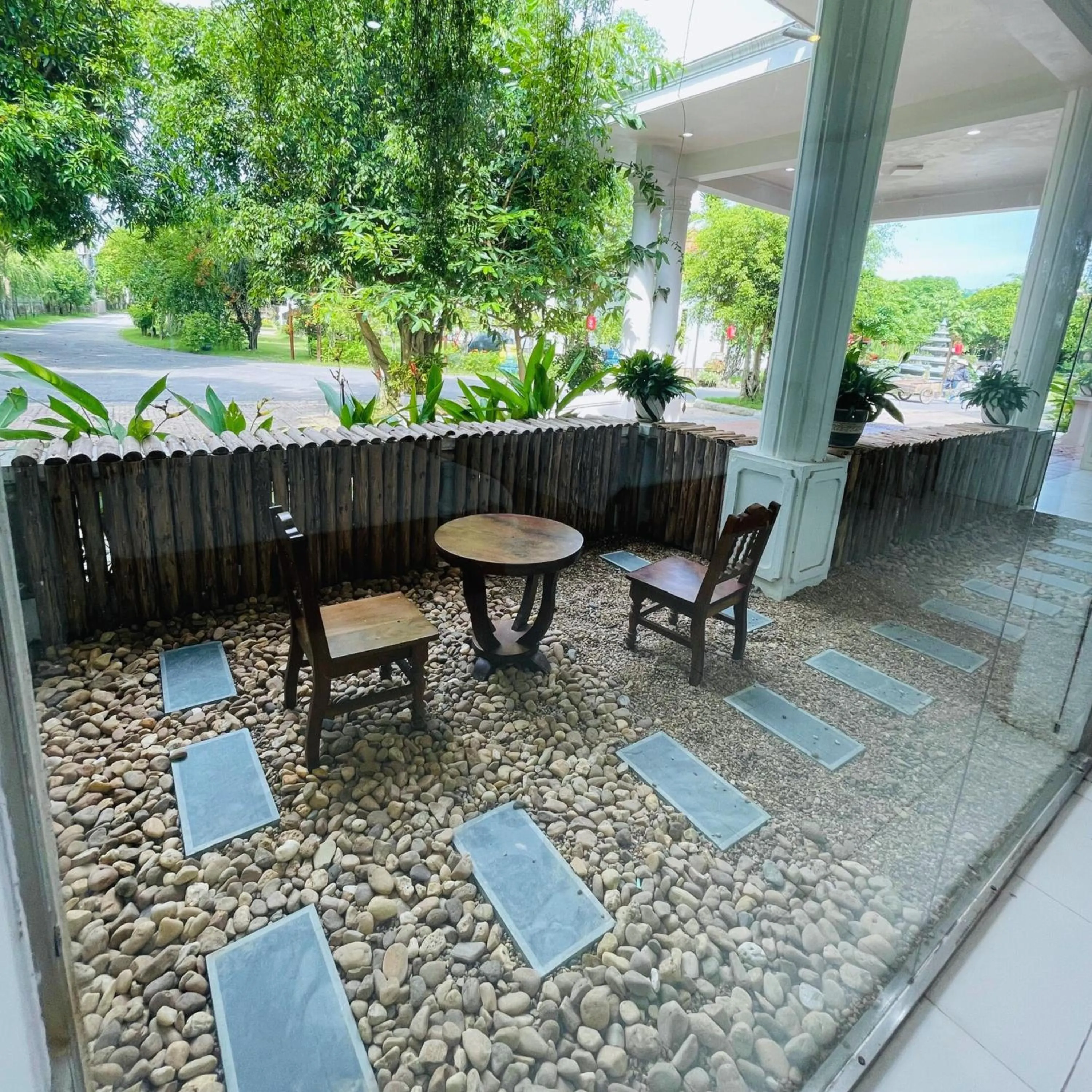 Family in Hoa Lu Garden Resort