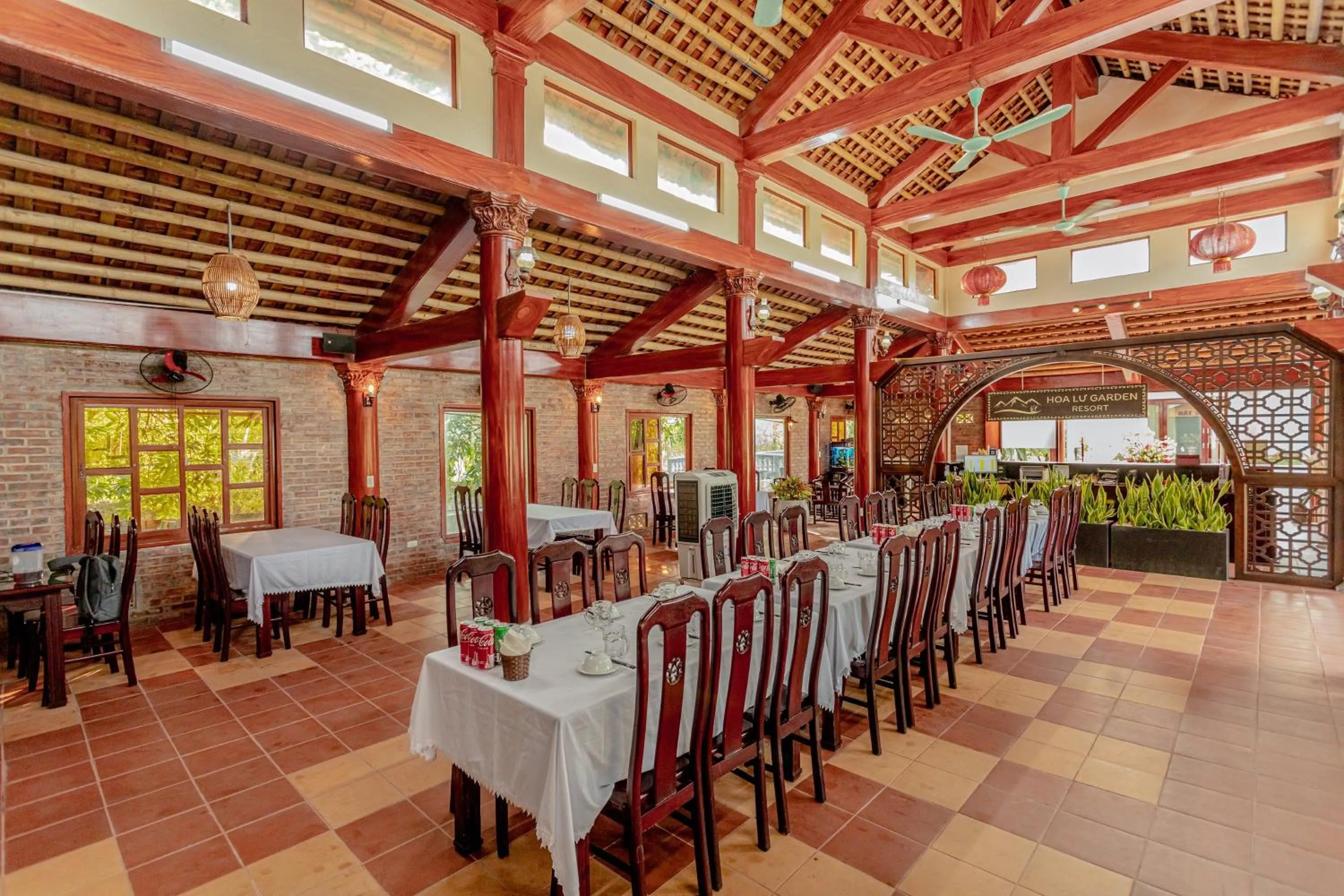 Restaurant/places to eat in Hoa Lu Garden Resort