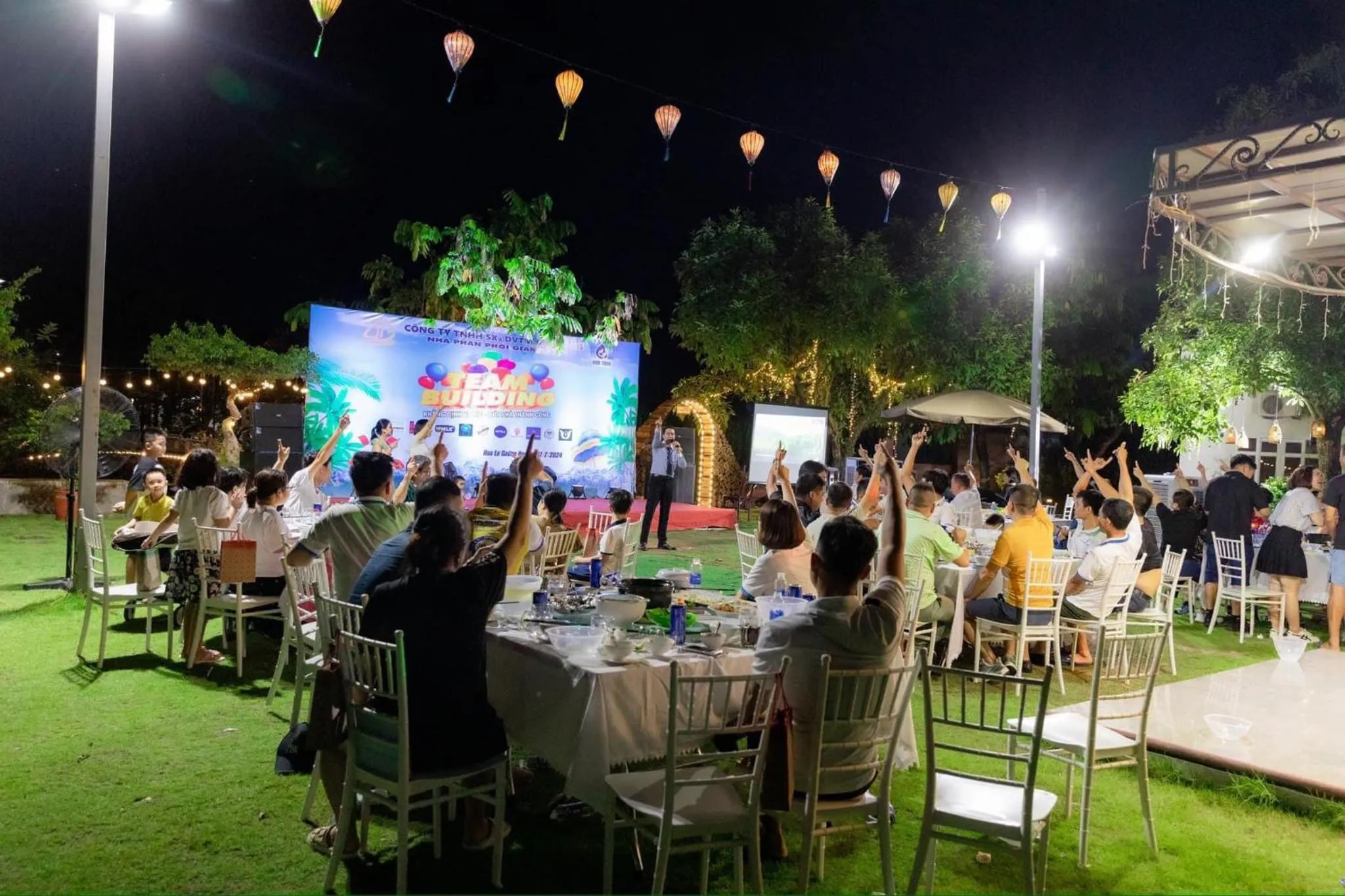 Dinner in Hoa Lu Garden Resort