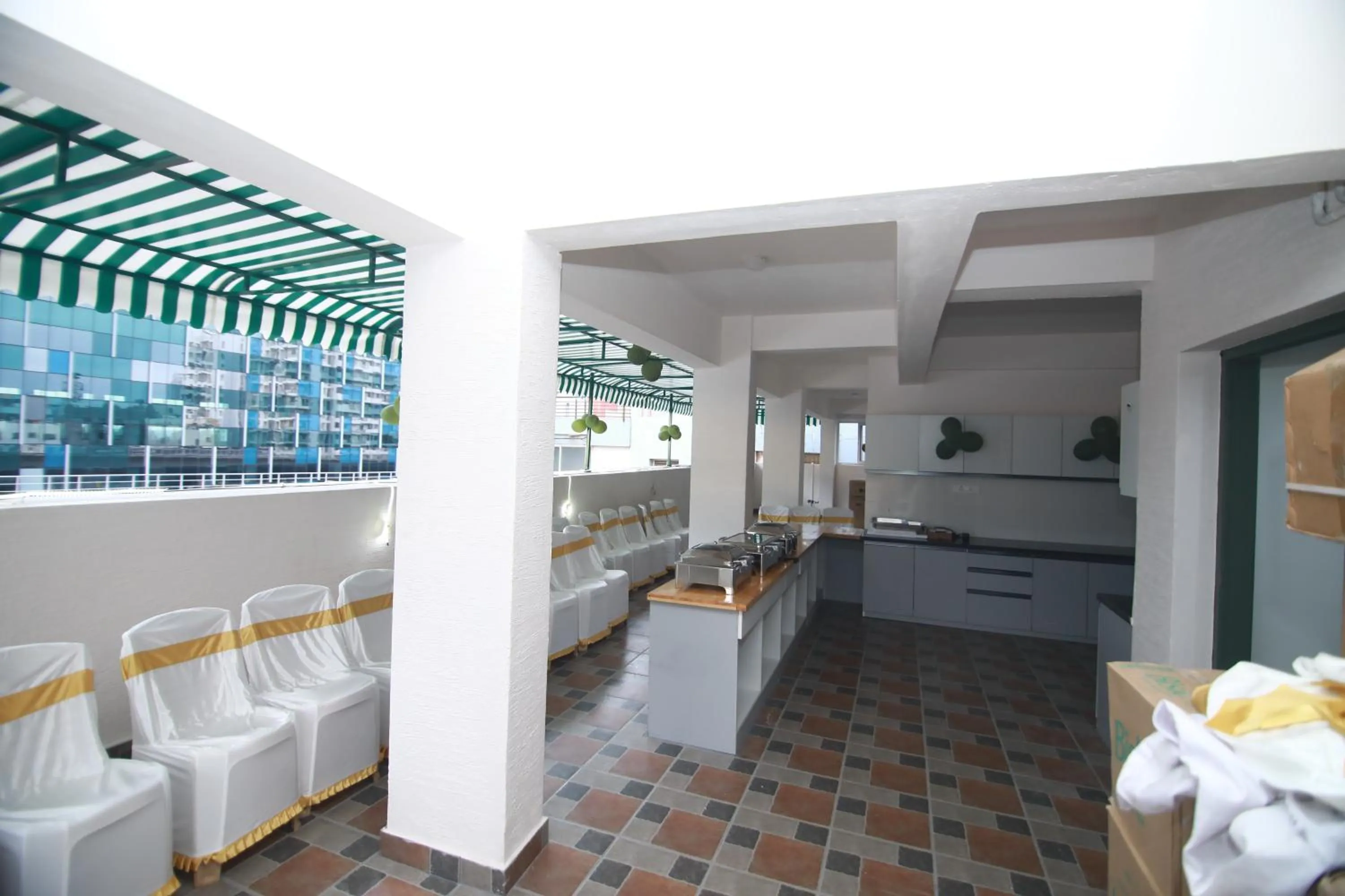 Dining area in Hotel Royal Blooms