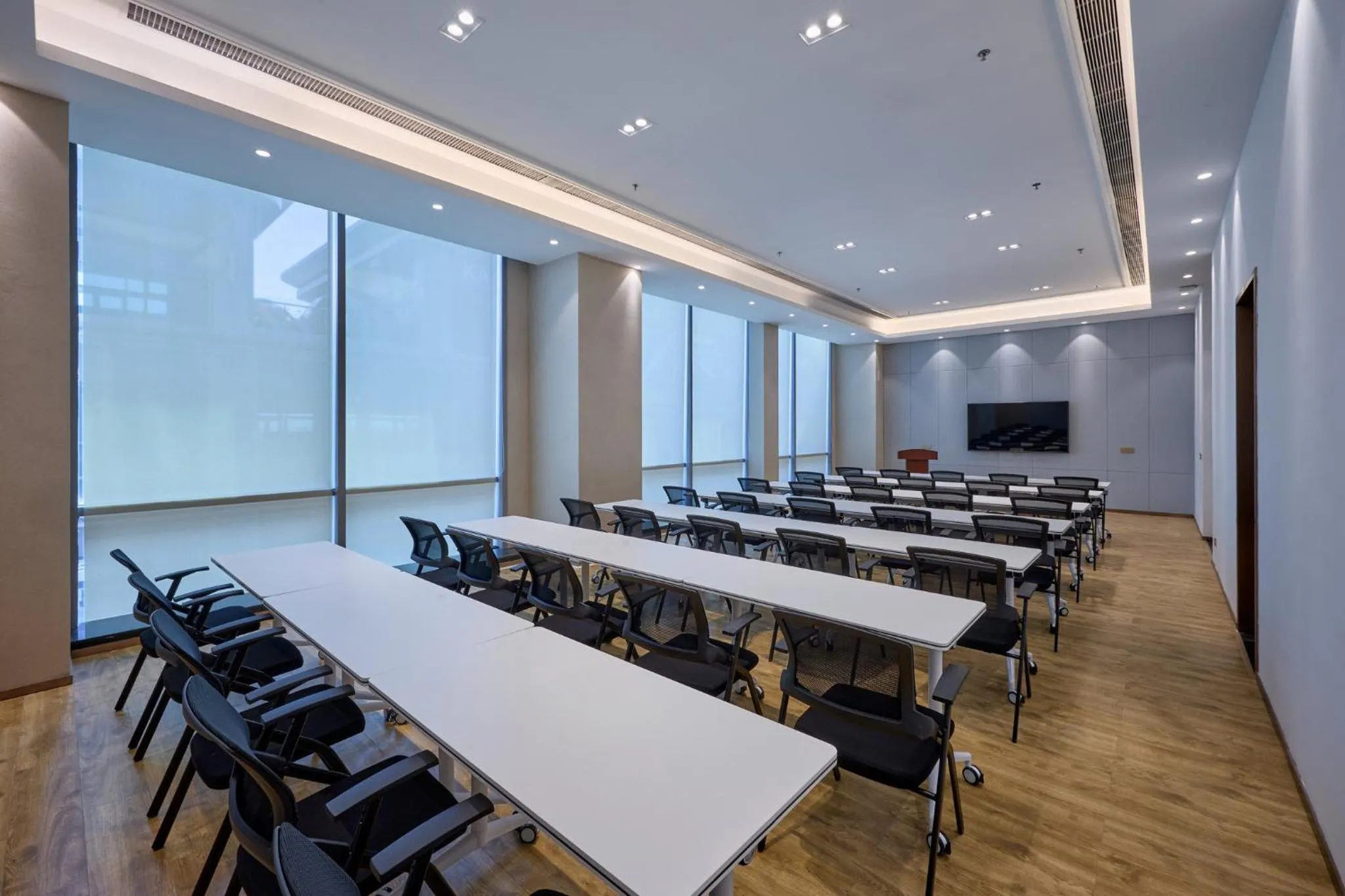 Meeting/conference room in Crowne Plaza Phnom Penh by IHG 金边皇冠假日酒店 Former VM Hotel