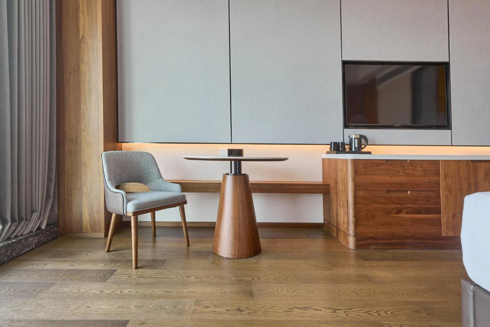 Photo of the whole room in Crowne Plaza Phnom Penh by IHG 金边皇冠假日酒店 Former VM Hotel