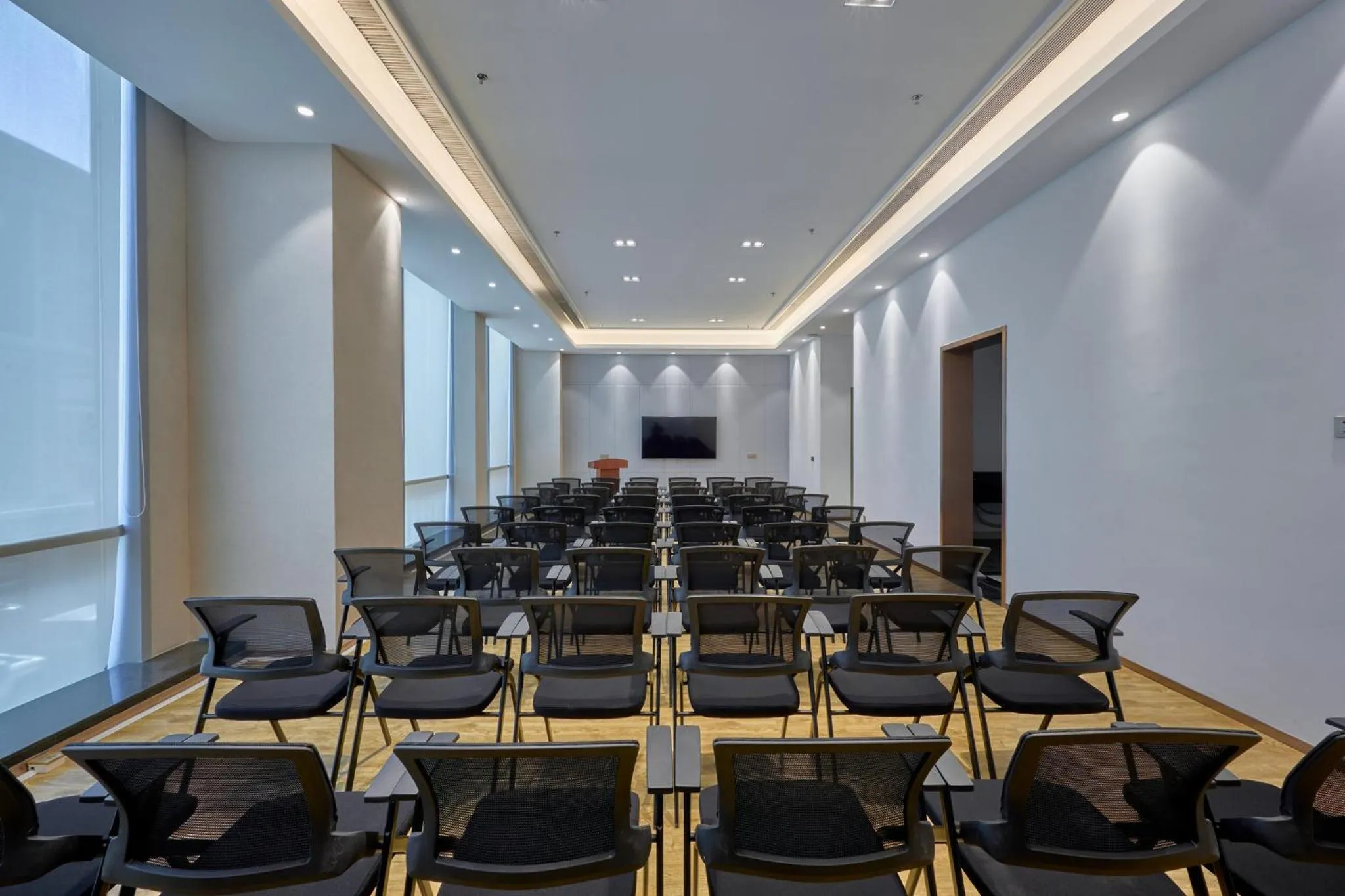 Meeting/conference room in Crowne Plaza Phnom Penh by IHG 金边皇冠假日酒店 Former VM Hotel