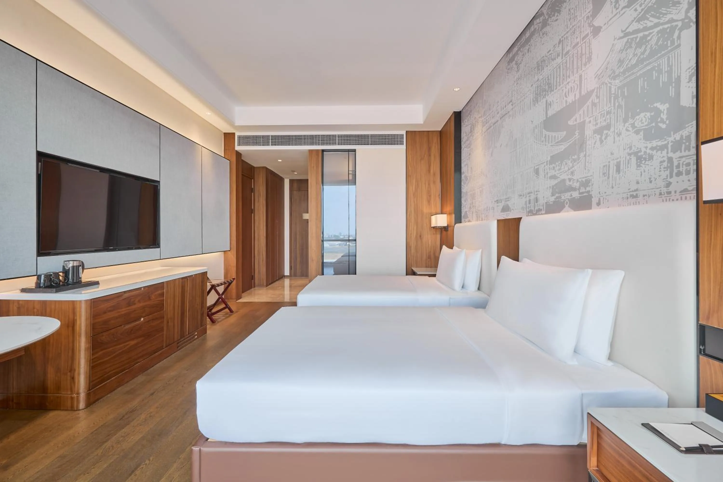 Bed in Crowne Plaza Phnom Penh by IHG 金边皇冠假日酒店 Former VM Hotel