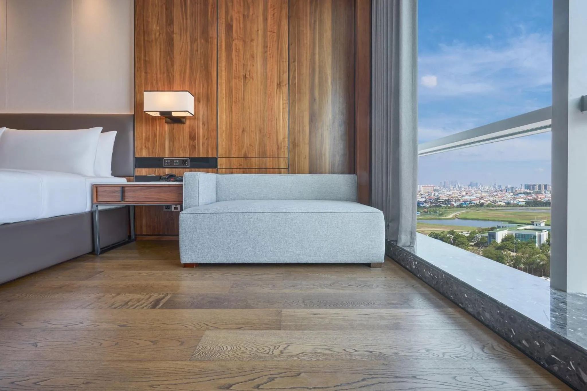 Photo of the whole room, Bed in Crowne Plaza Phnom Penh by IHG 金边皇冠假日酒店 Former VM Hotel