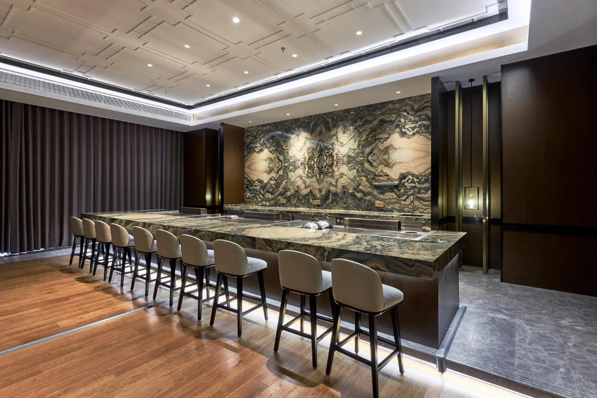 Restaurant/places to eat in Crowne Plaza Phnom Penh by IHG 金边皇冠假日酒店 Former VM Hotel