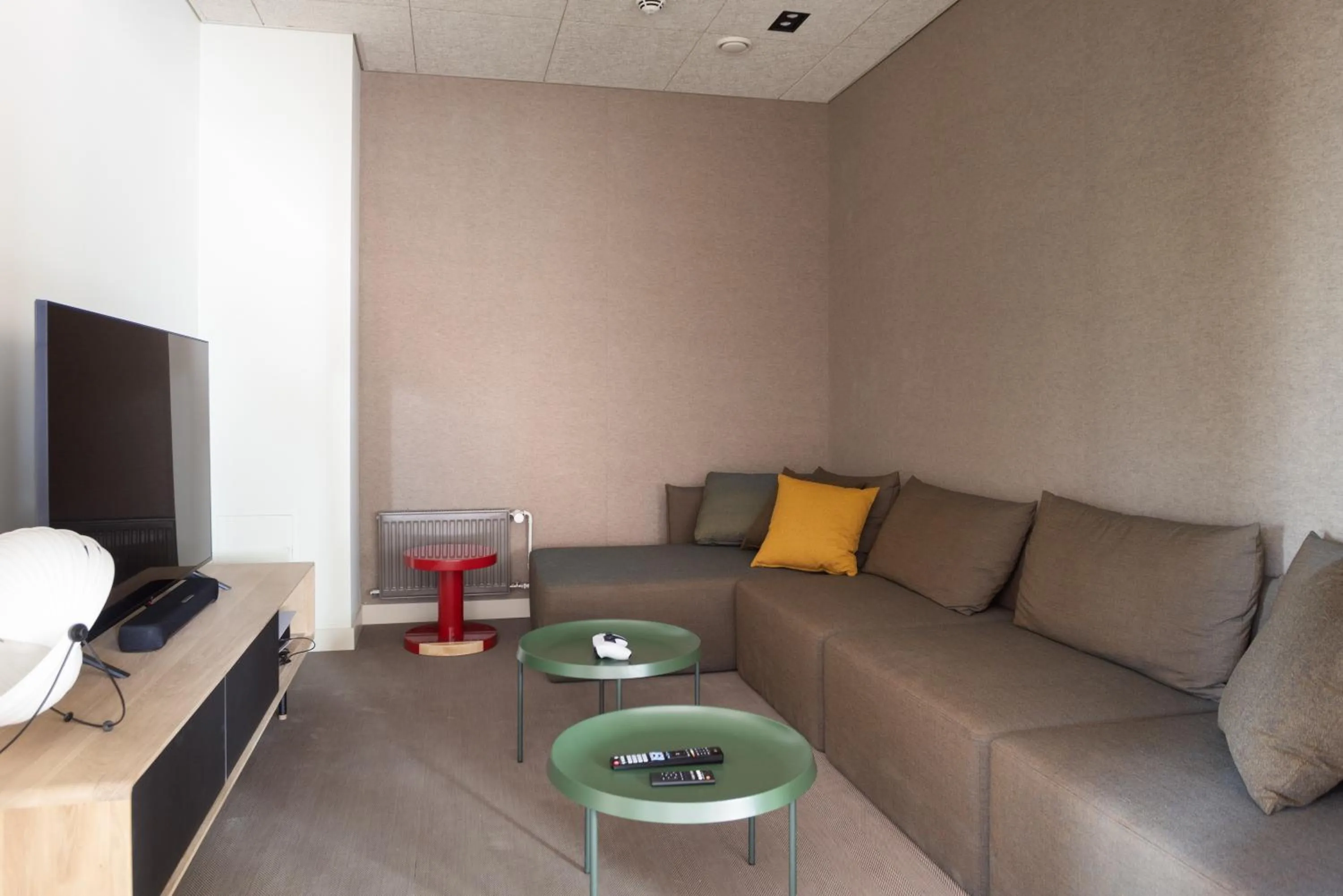 Communal lounge/ TV room in Noli Herttoniemi