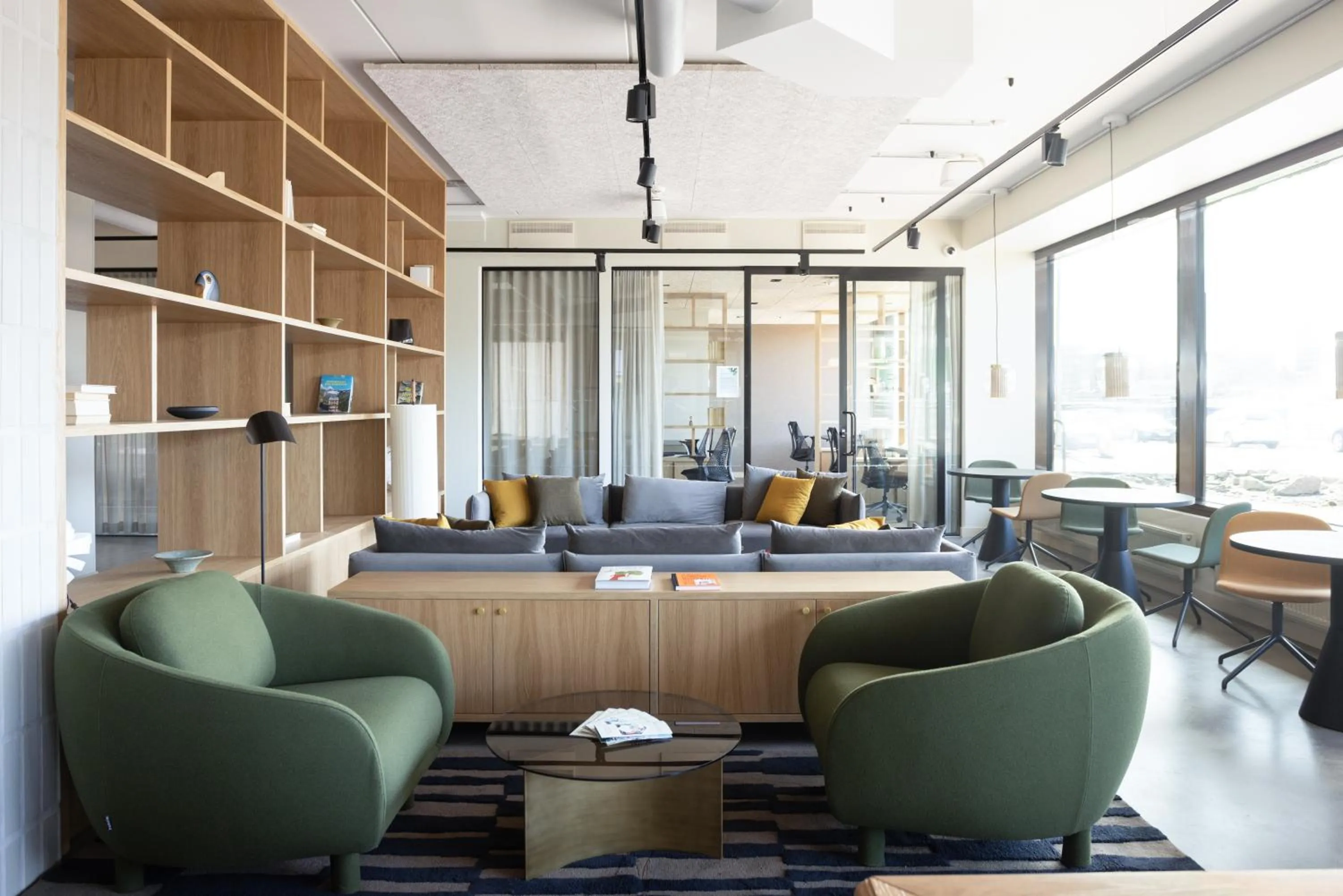 Communal lounge/ TV room in Noli Herttoniemi