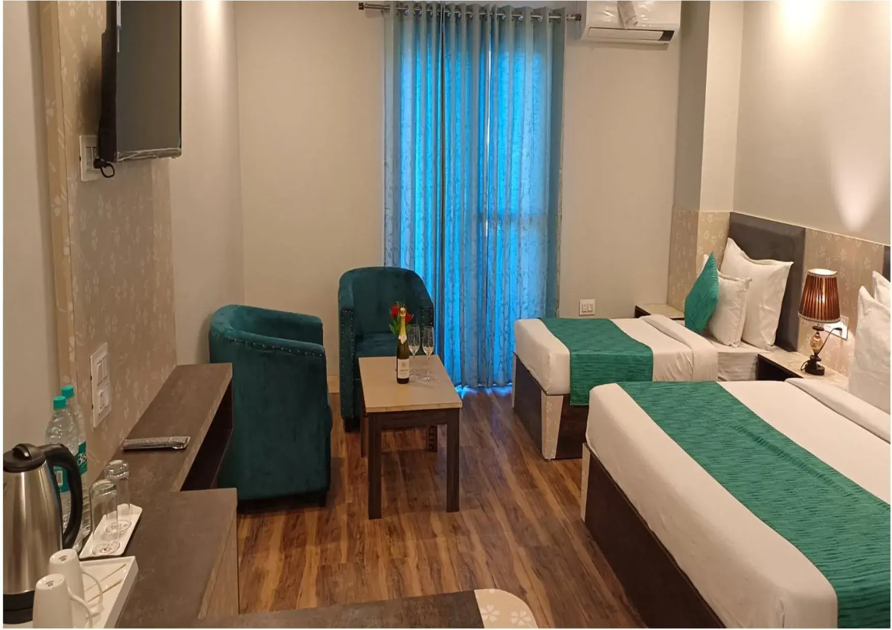 Double Room in Hotel Square One by D'Polo Dharamshala Double Room in Hotel Square One by D'Polo Dharamshala