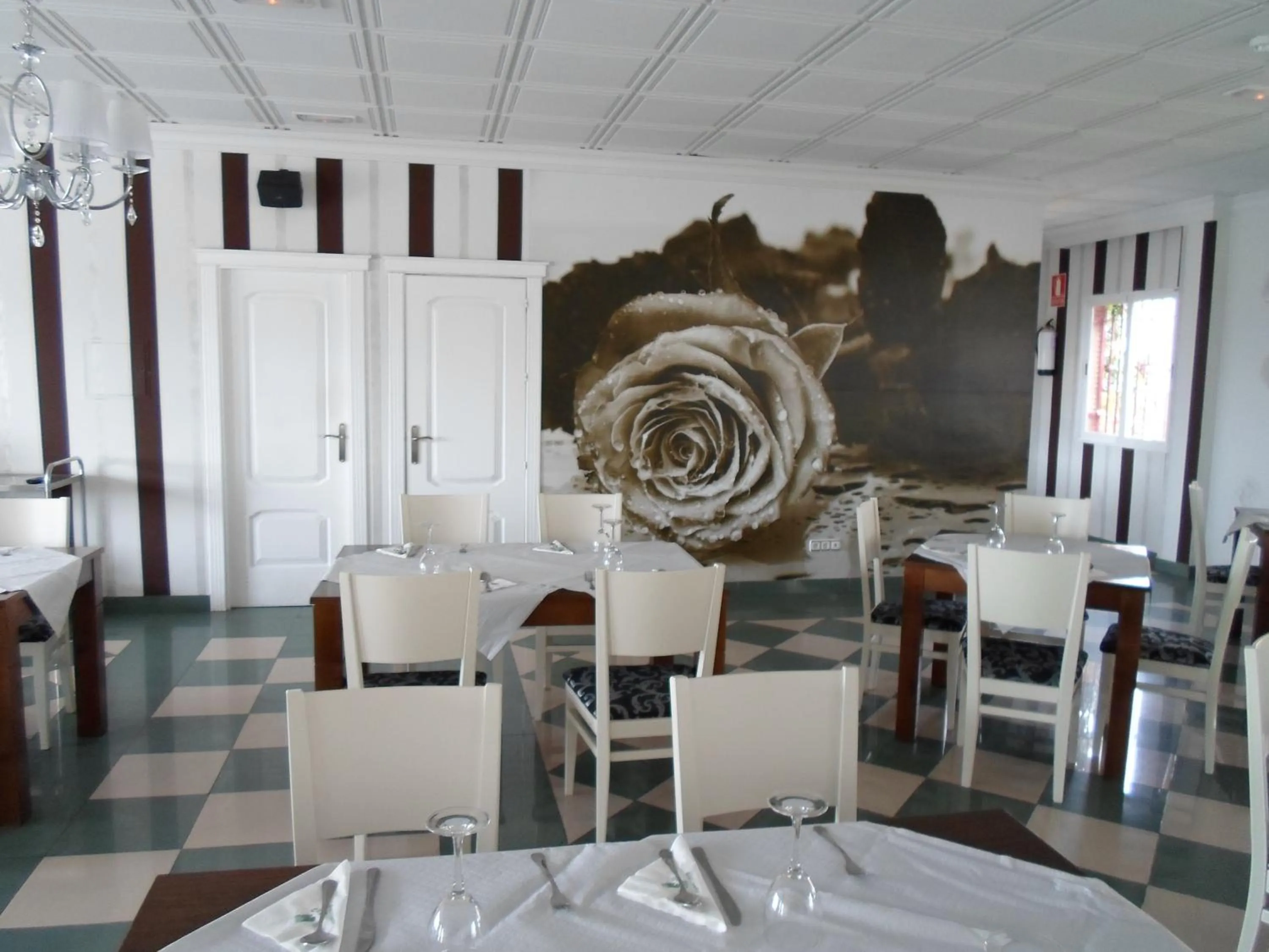 Restaurant/places to eat in Hotel El Doncel