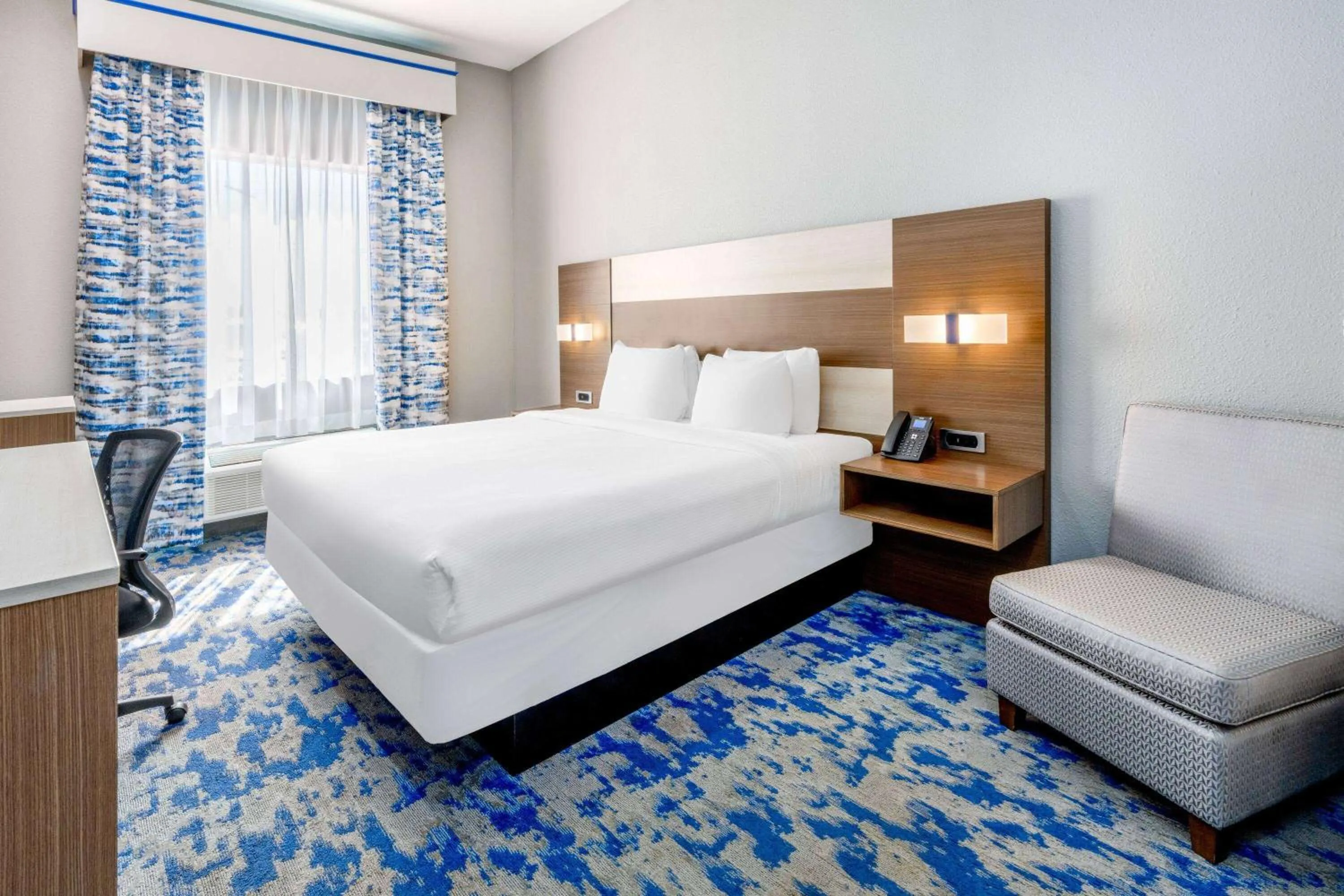 Photo of the whole room, Bed in Baymont by Wyndham Carlsbad NM