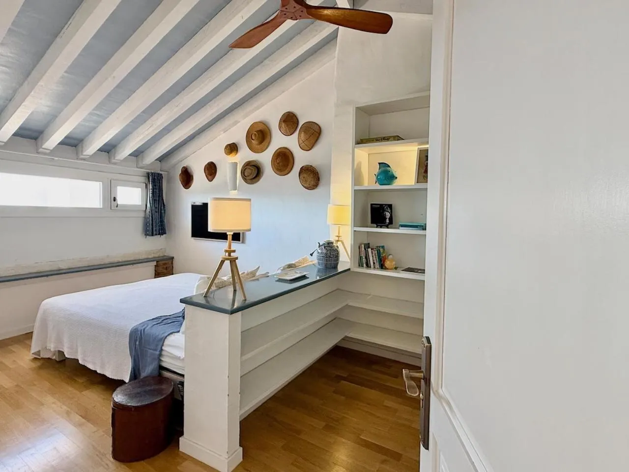 Photo of the whole room, Bed in La Fructuosa