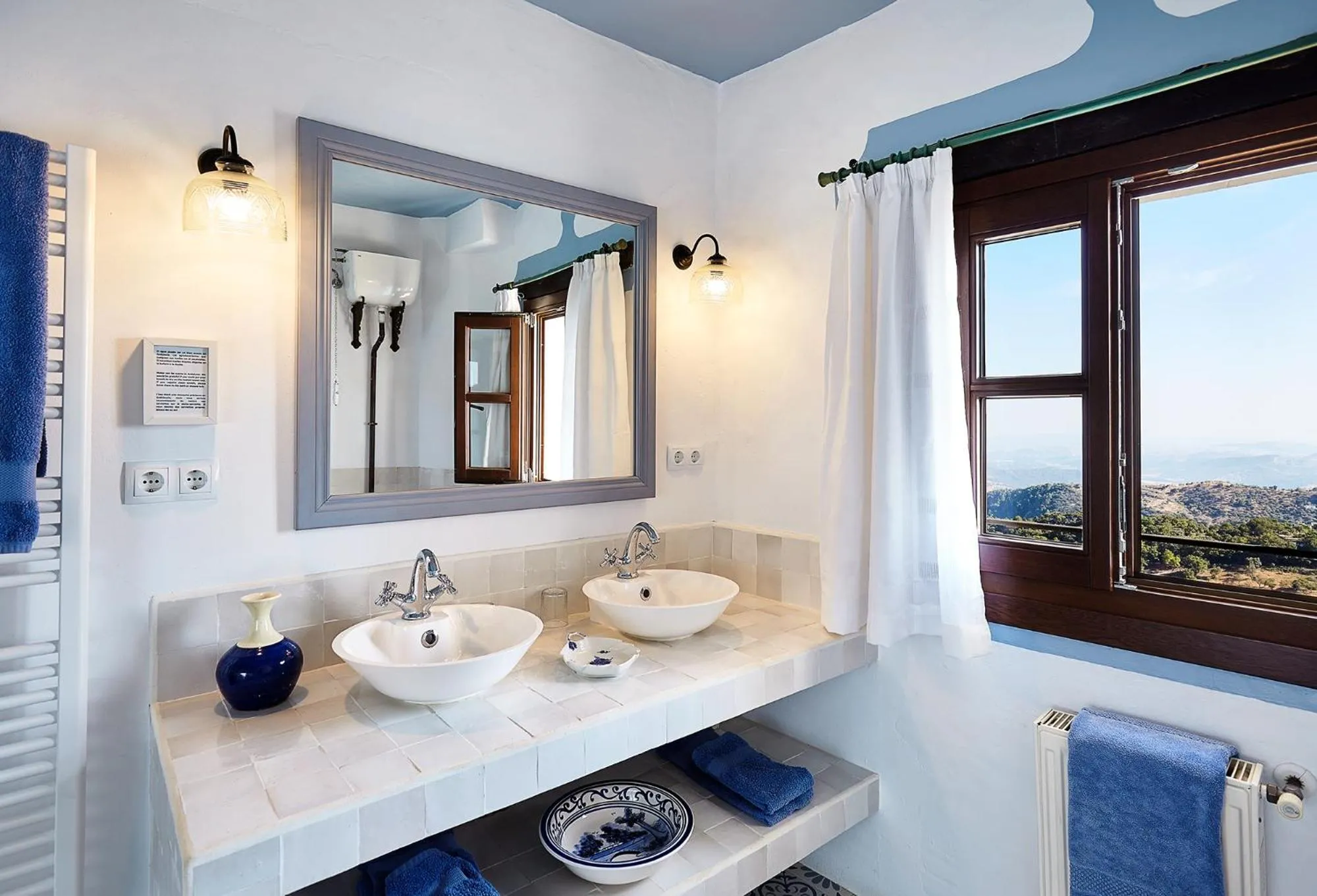 Bathroom in La Fructuosa