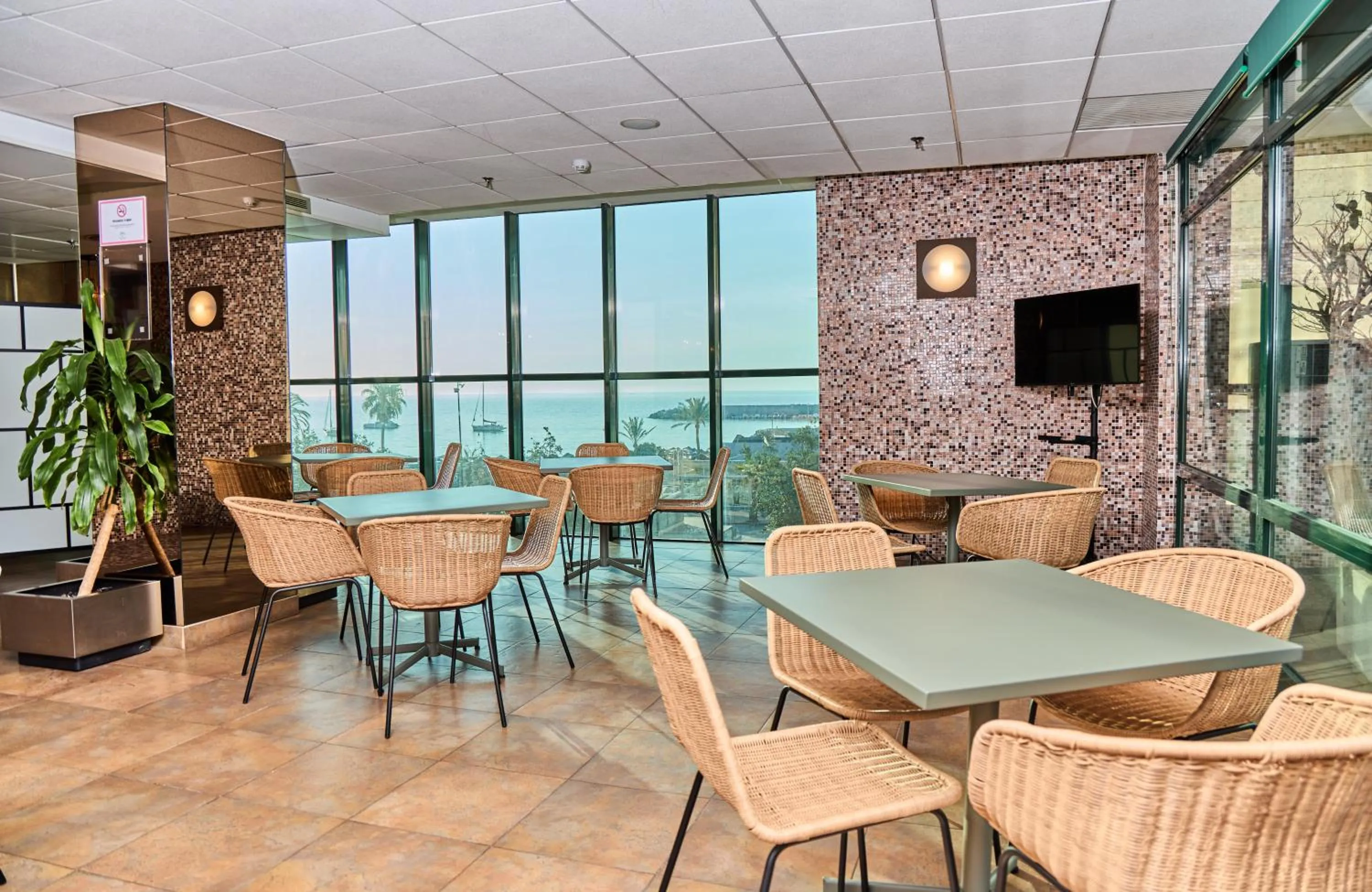 Restaurant/places to eat in Leonardo Hotel Fuengirola Costa del Sol