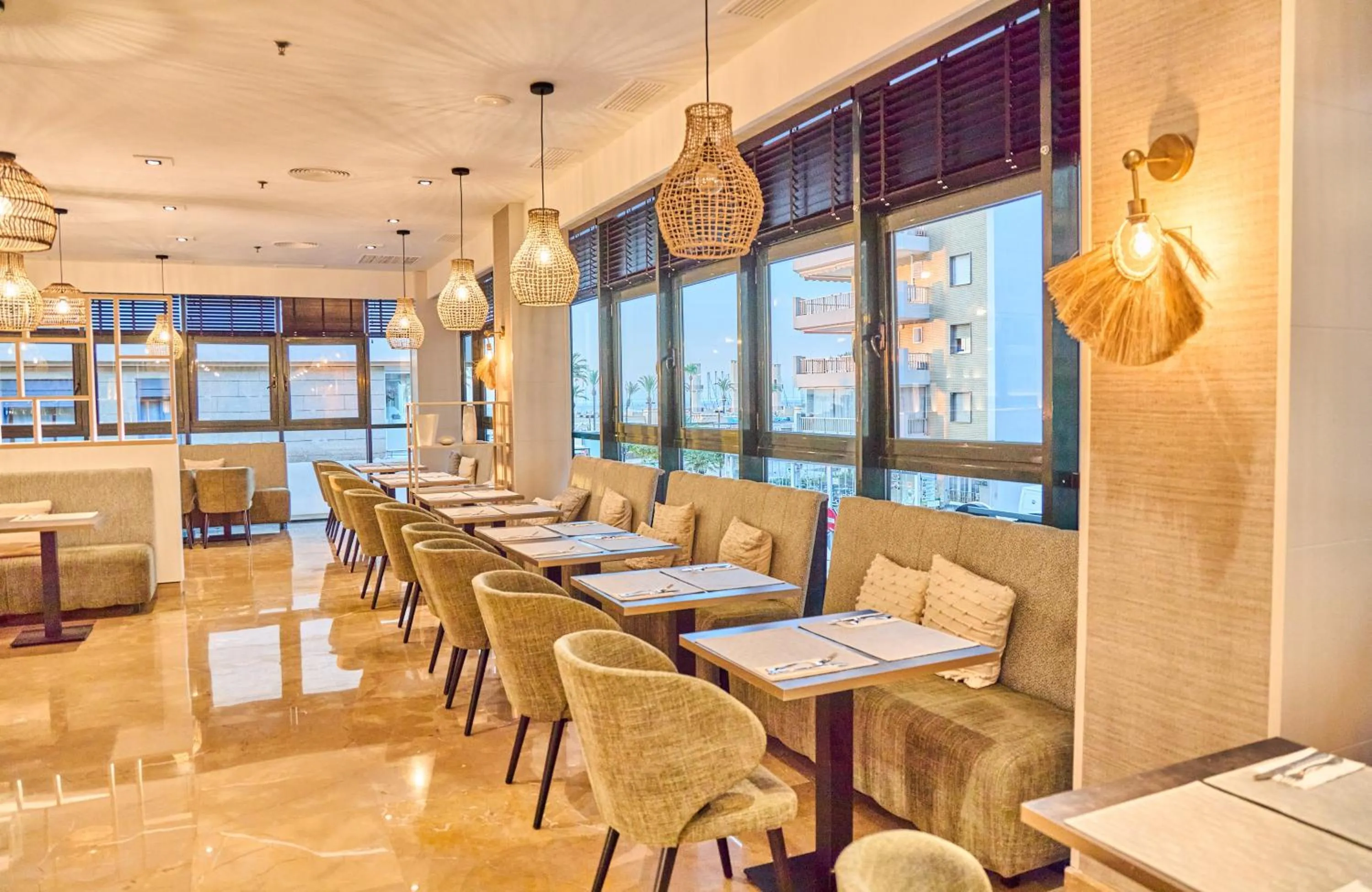 Restaurant/places to eat in Leonardo Hotel Fuengirola Costa del Sol