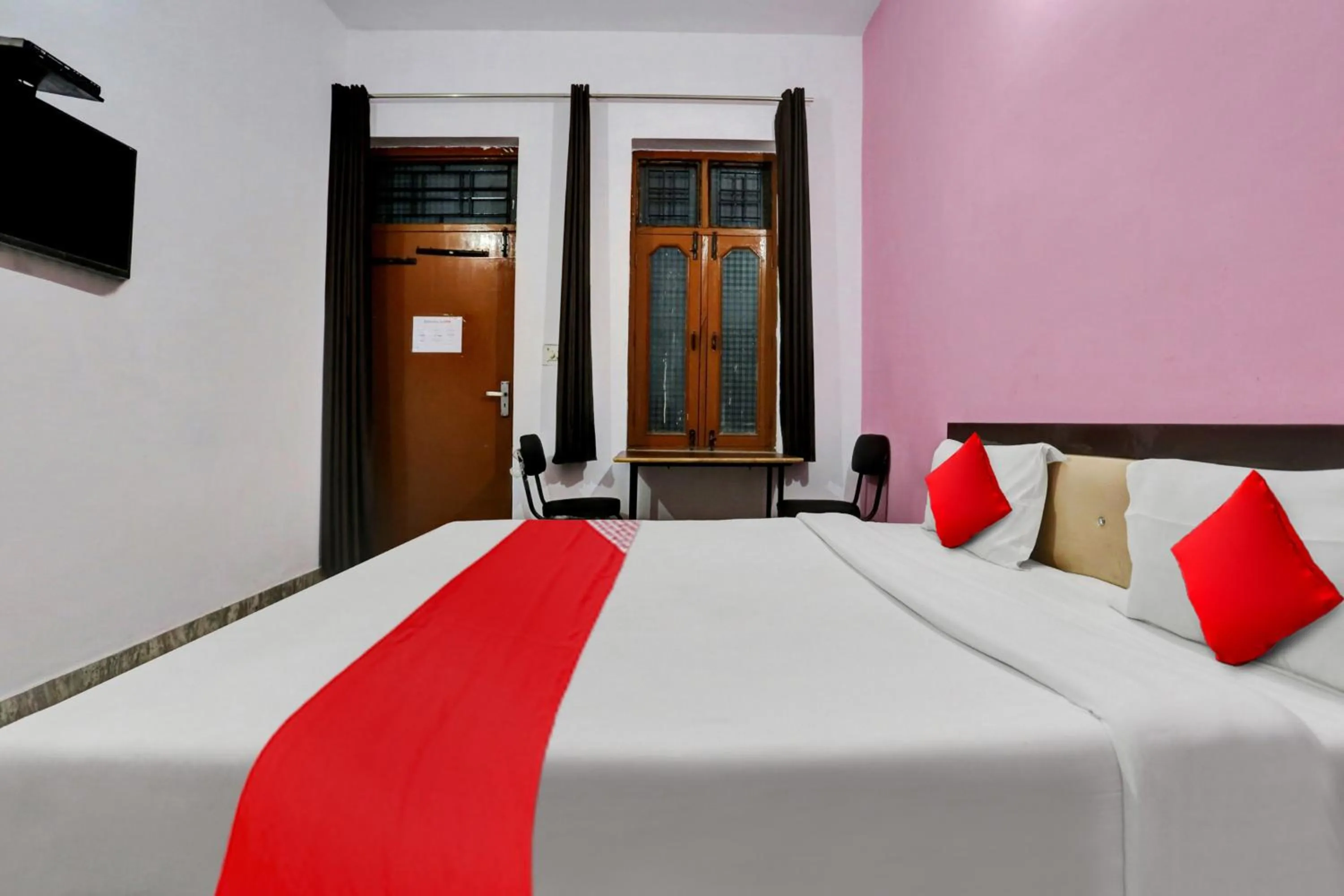 Bedroom in Hotel O Hotel Royal Palace