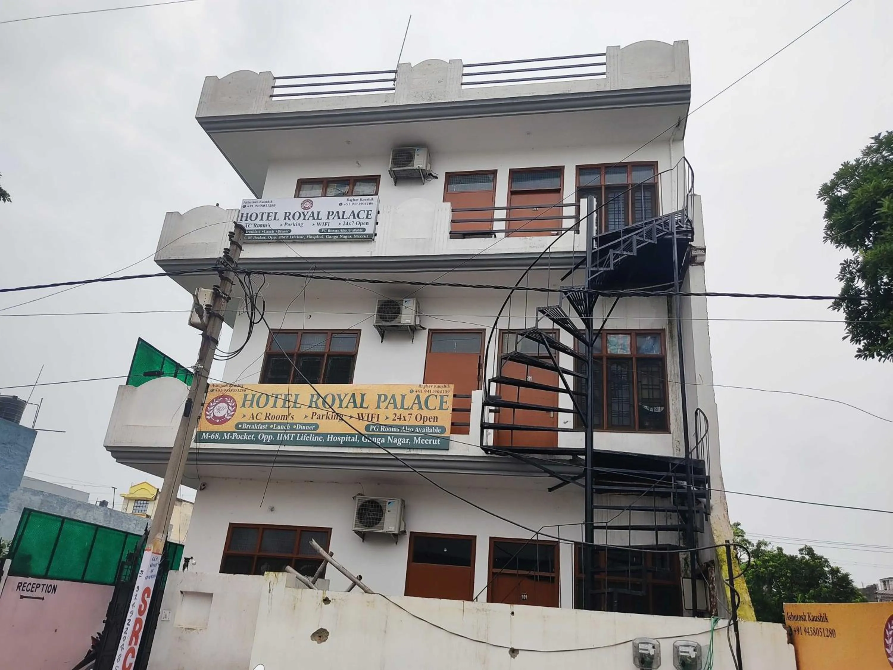 Facade/entrance in Hotel O Hotel Royal Palace