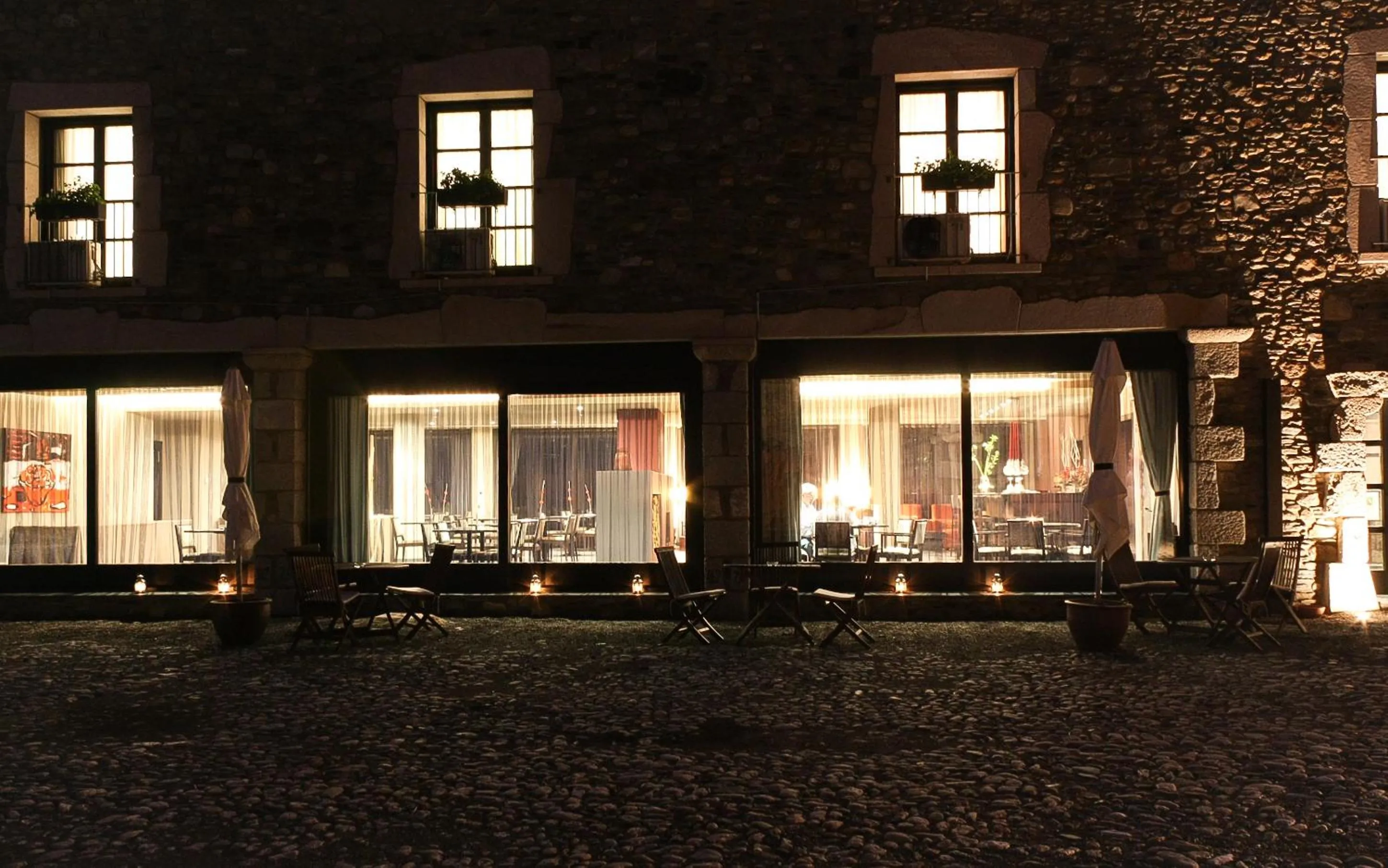 Facade/entrance in Hotel Bernat de So