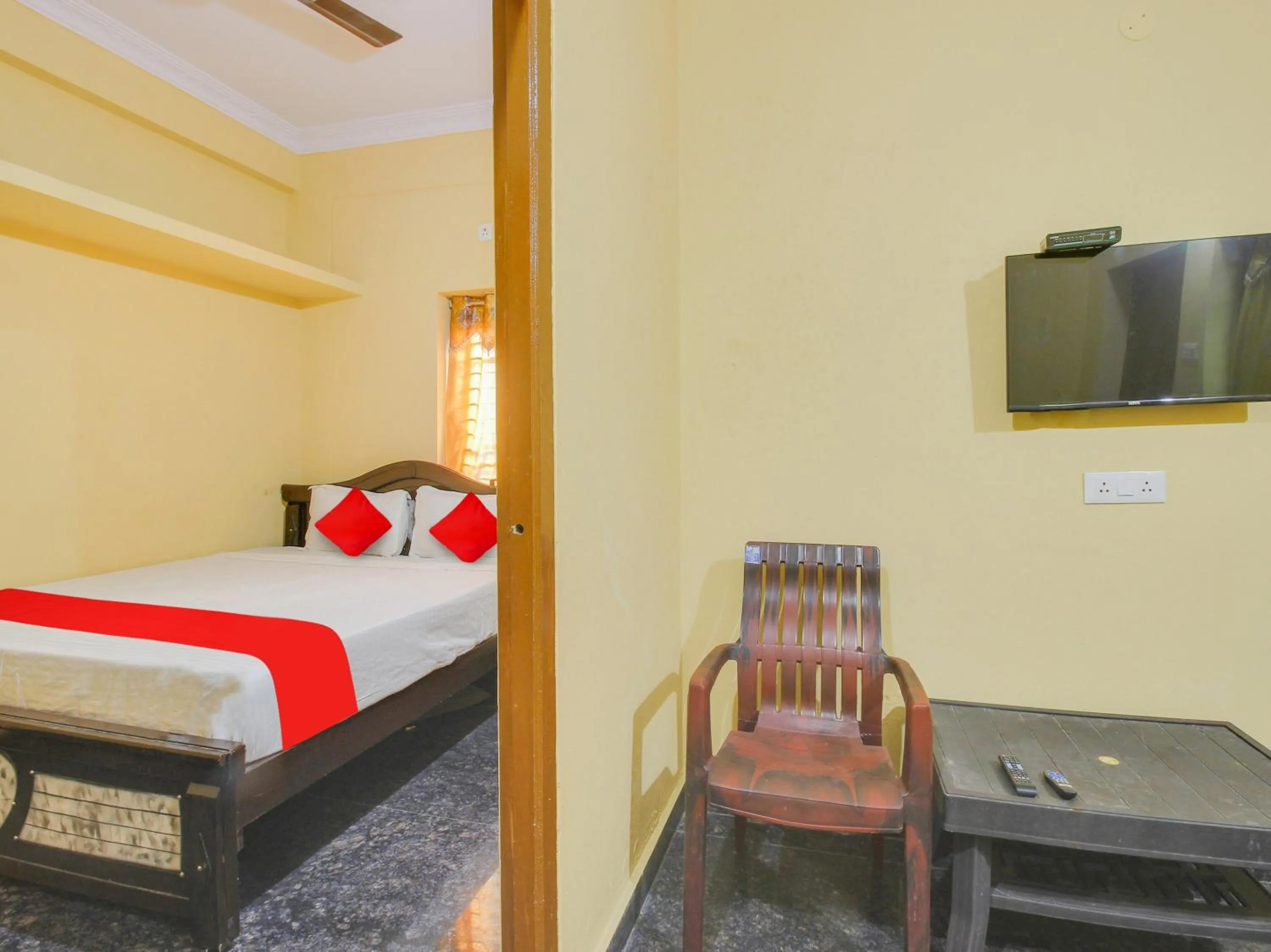 Bathroom, Bed in Hotel O by OYO AM Luxury AC ROOM'S