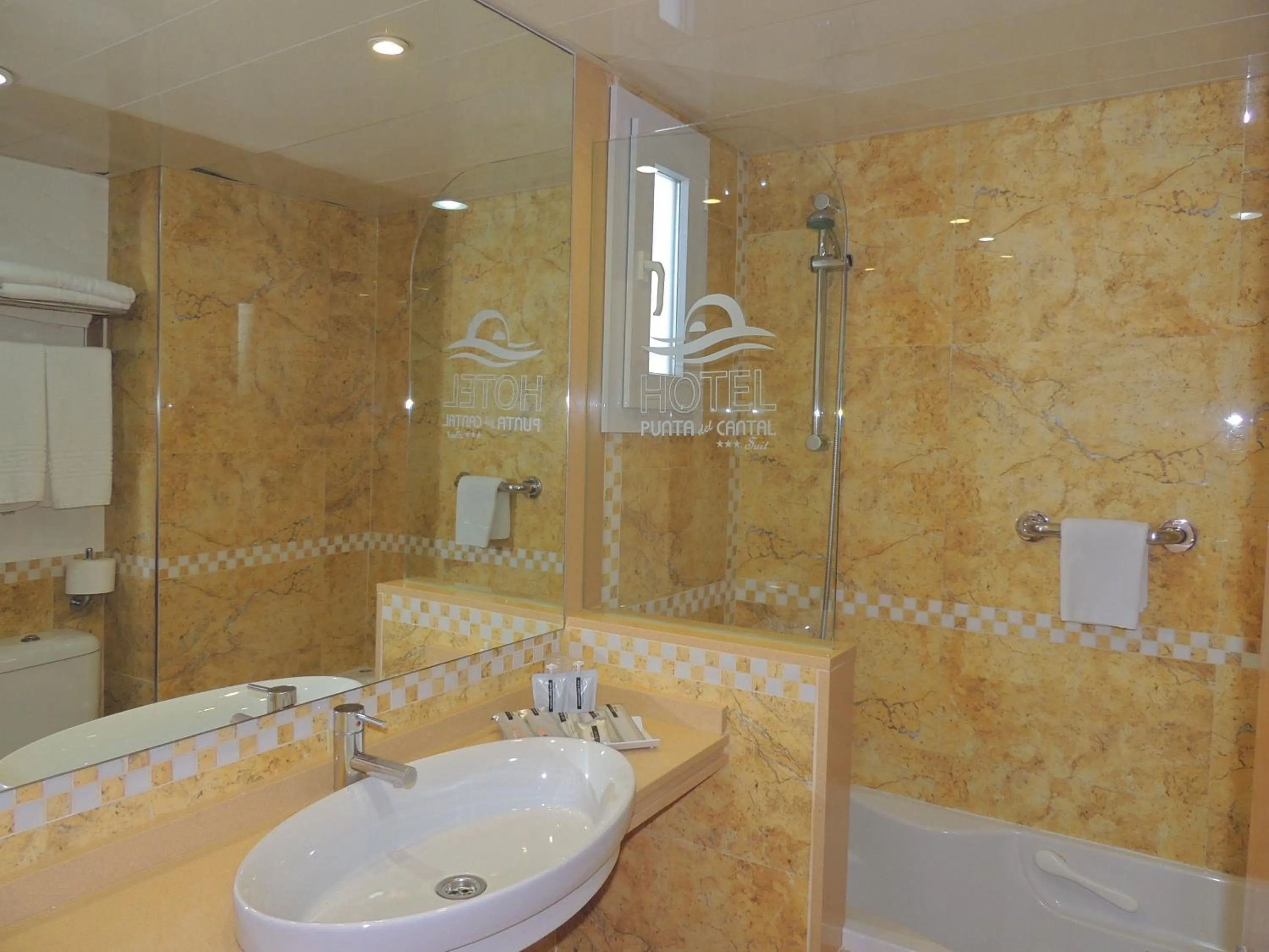 Bathroom in Hotel Punta del Cantal