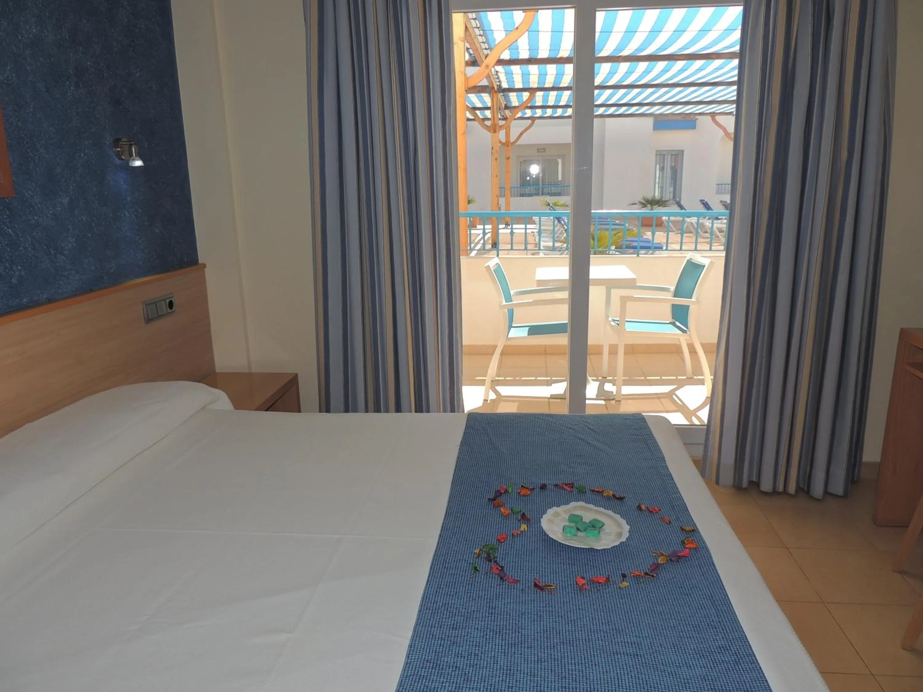 Photo of the whole room, Bed in Hotel Punta del Cantal