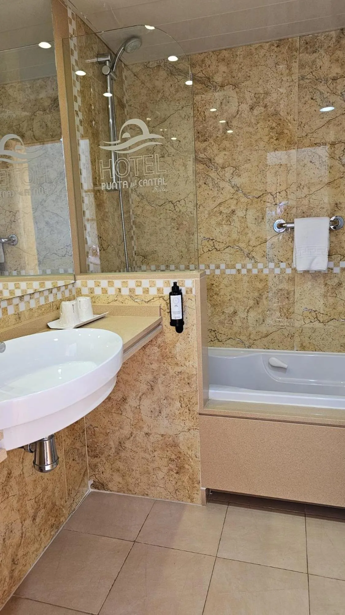 Bathroom in Hotel Punta del Cantal