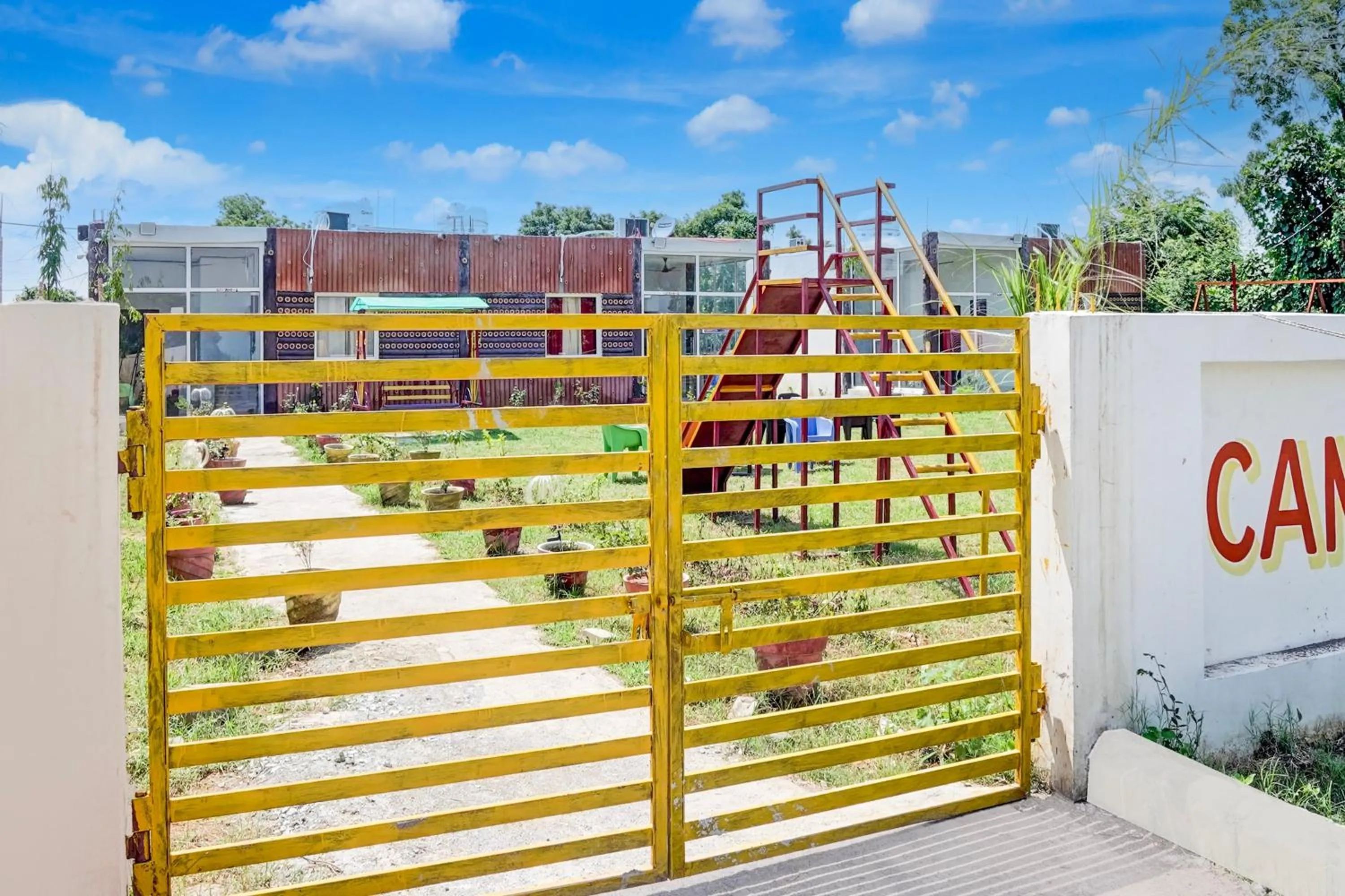 Facade/entrance in Hotel O Krishna Manu Palace