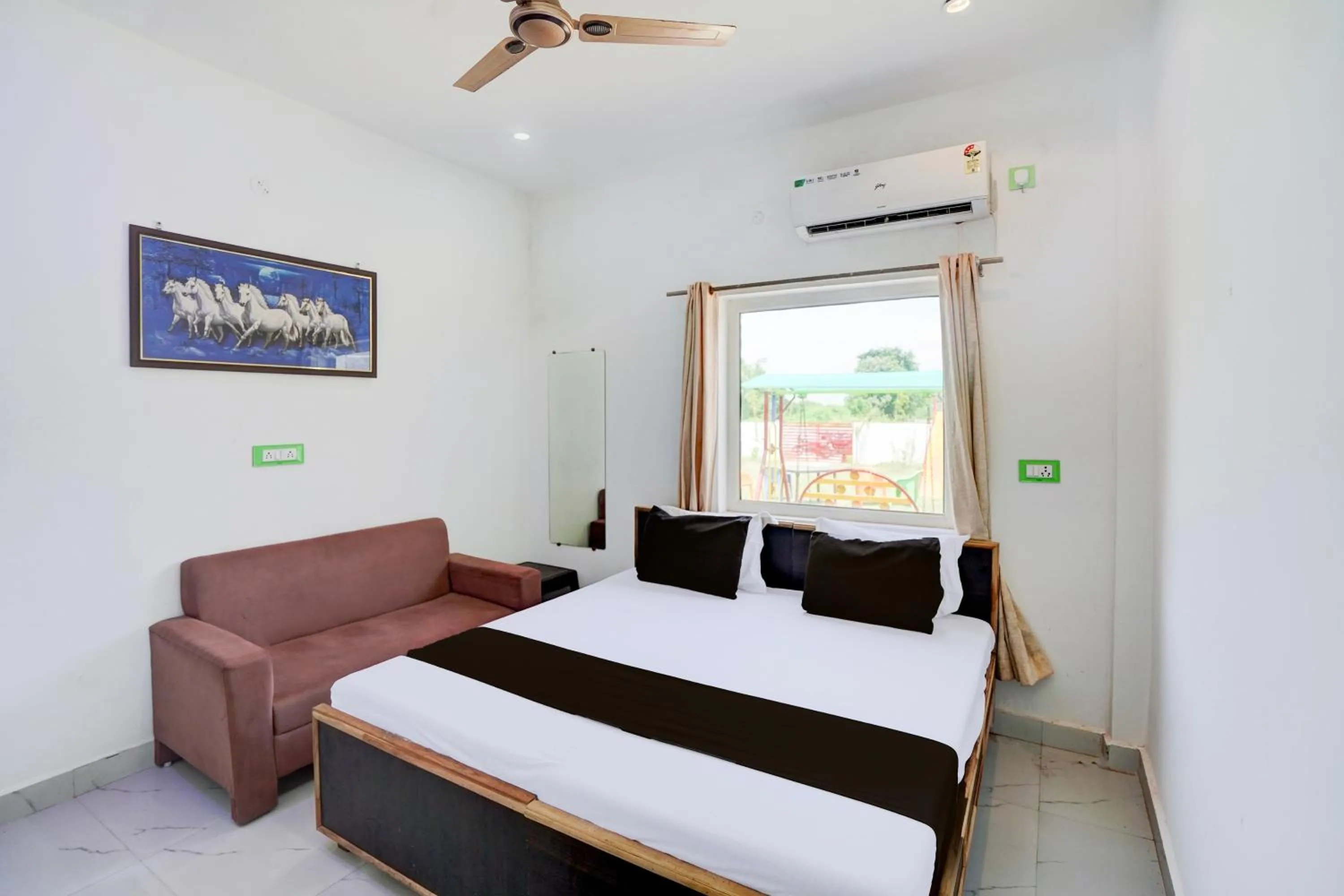 Bedroom, Bed in Hotel O Krishna Manu Palace