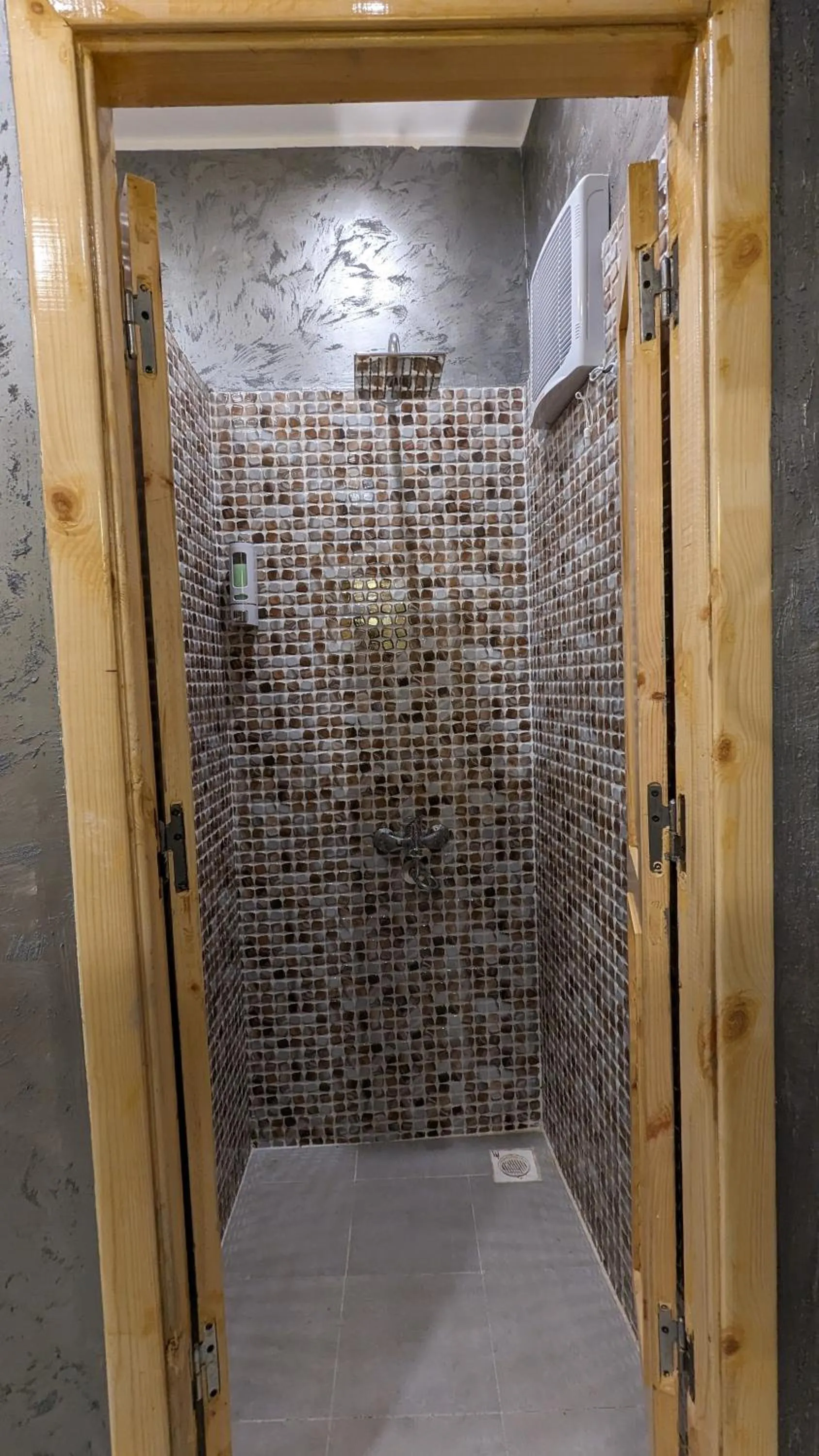 Shower in Bedcoin Hostel