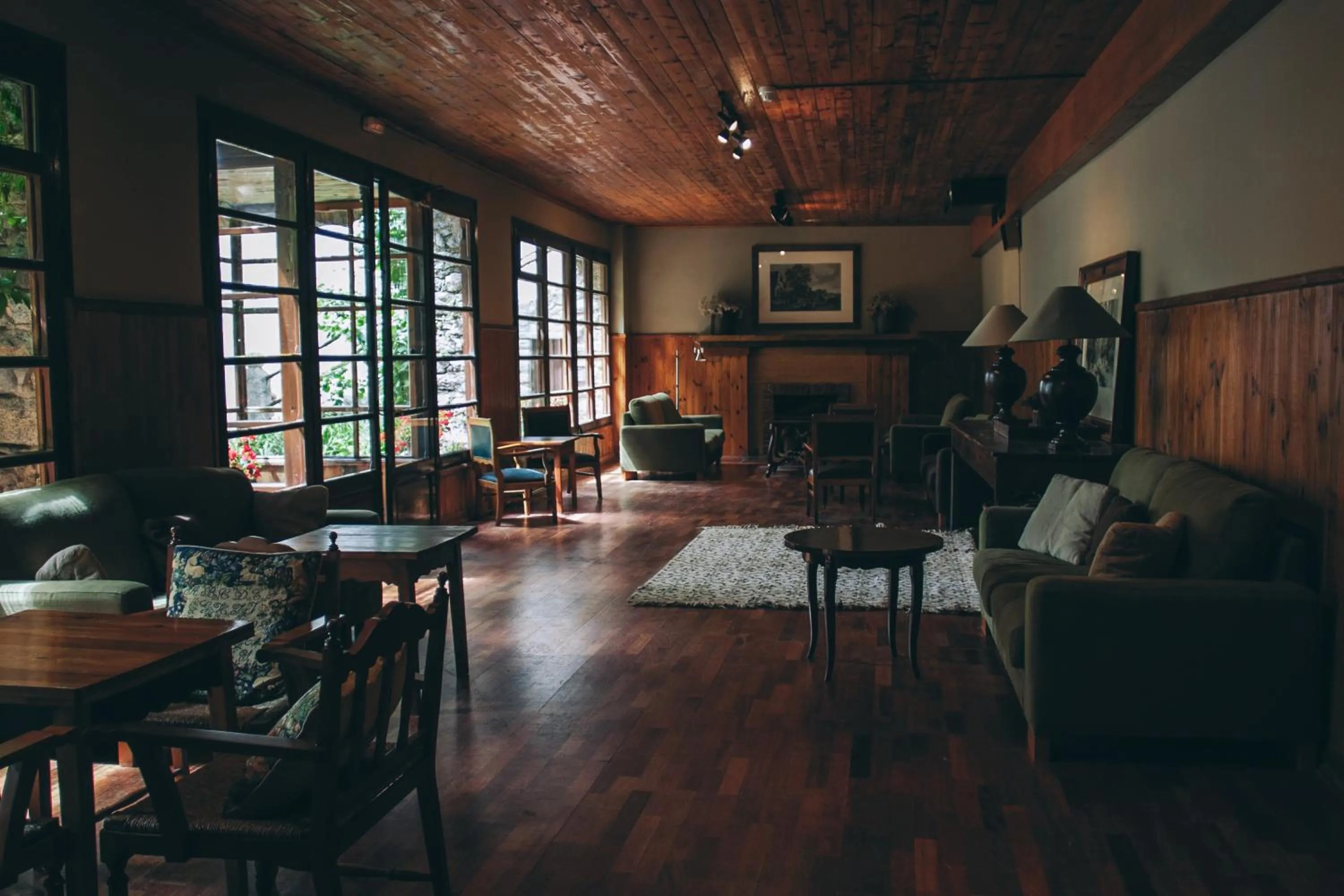 Communal lounge/ TV room in Hotel Caldas