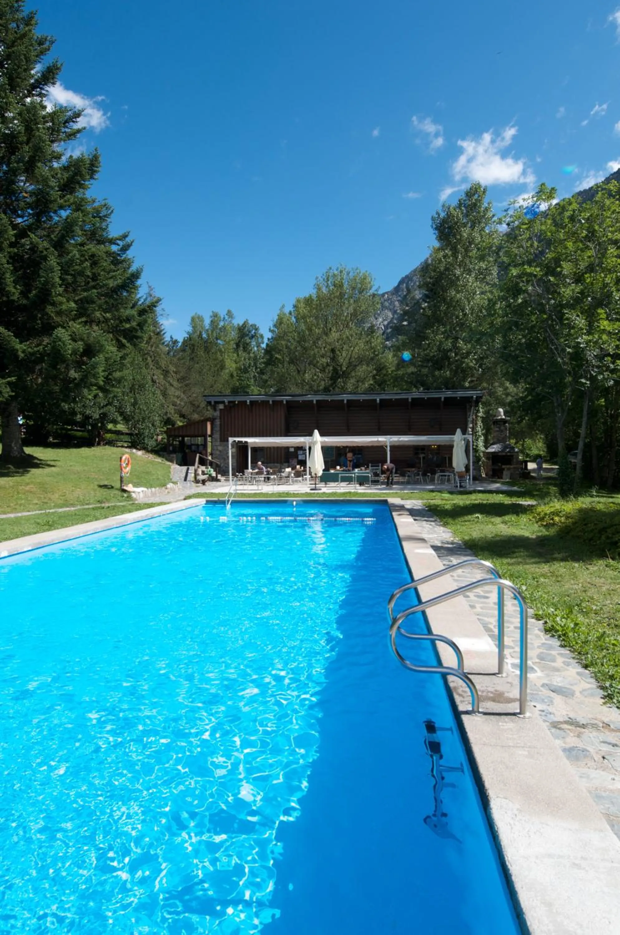 Swimming pool in Hotel Manantial