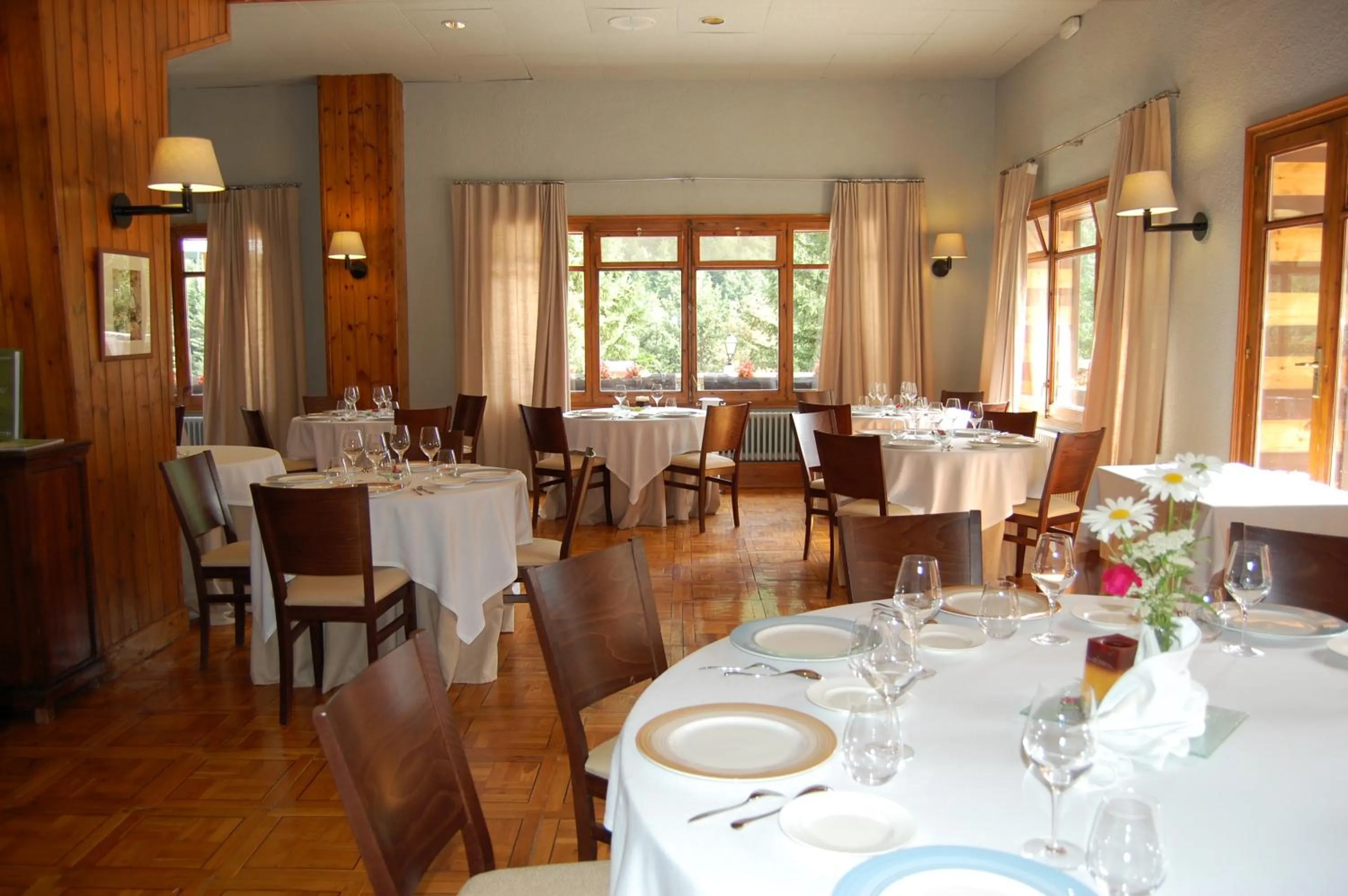 Restaurant/places to eat in Hotel Manantial