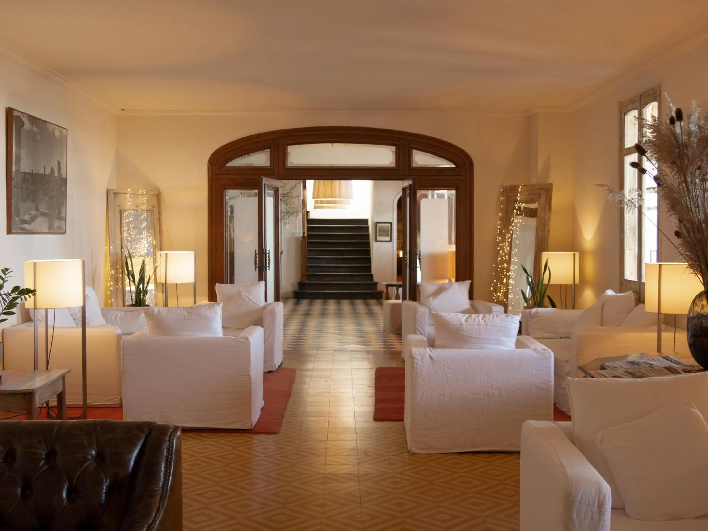 Living room in Hostal Empúries