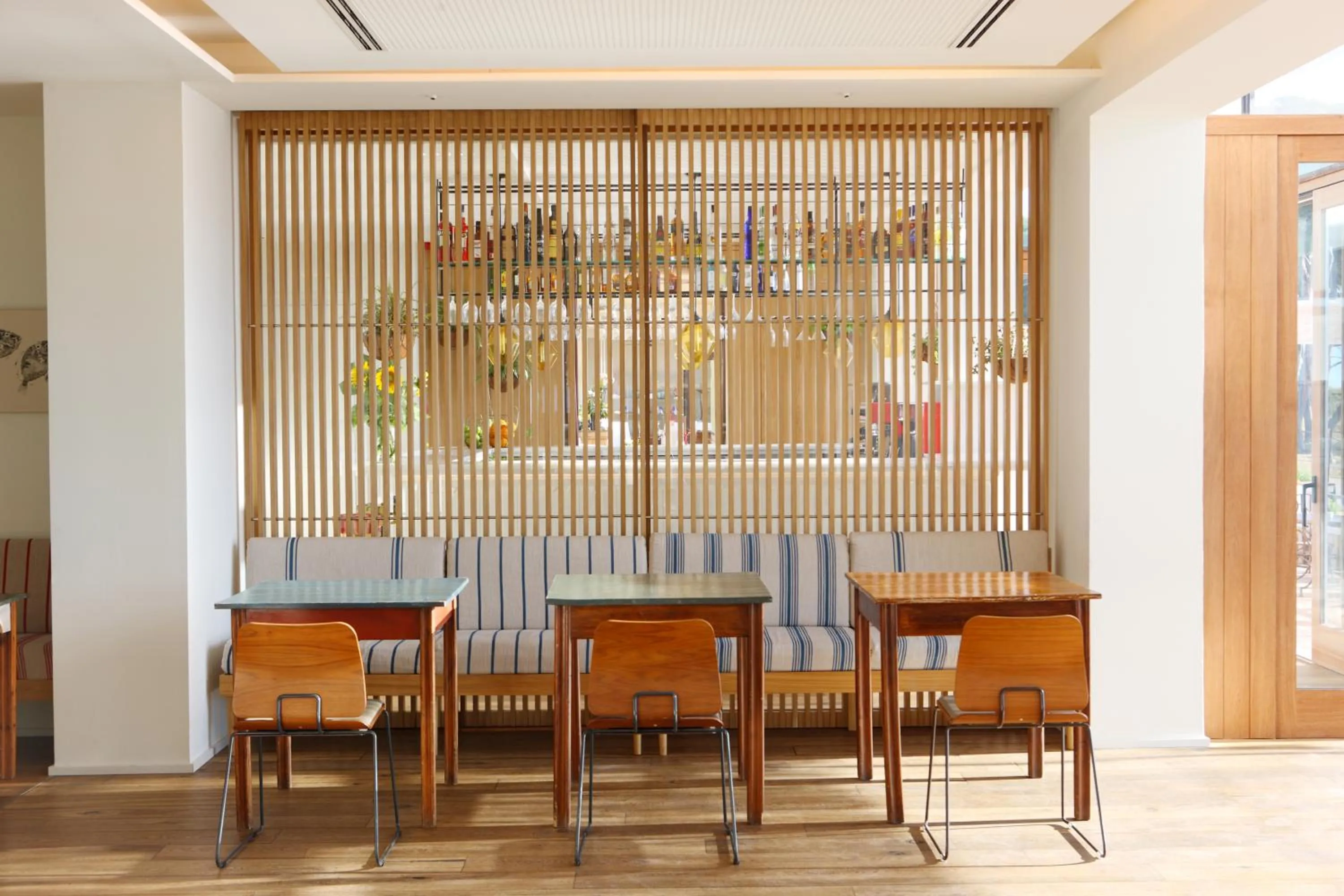 Restaurant/places to eat in Hostal Empúries